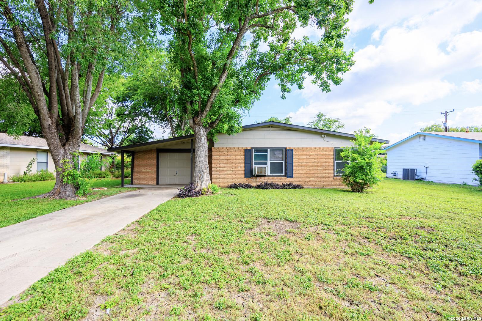 Cresham Dr, San Antonio, TX 78218