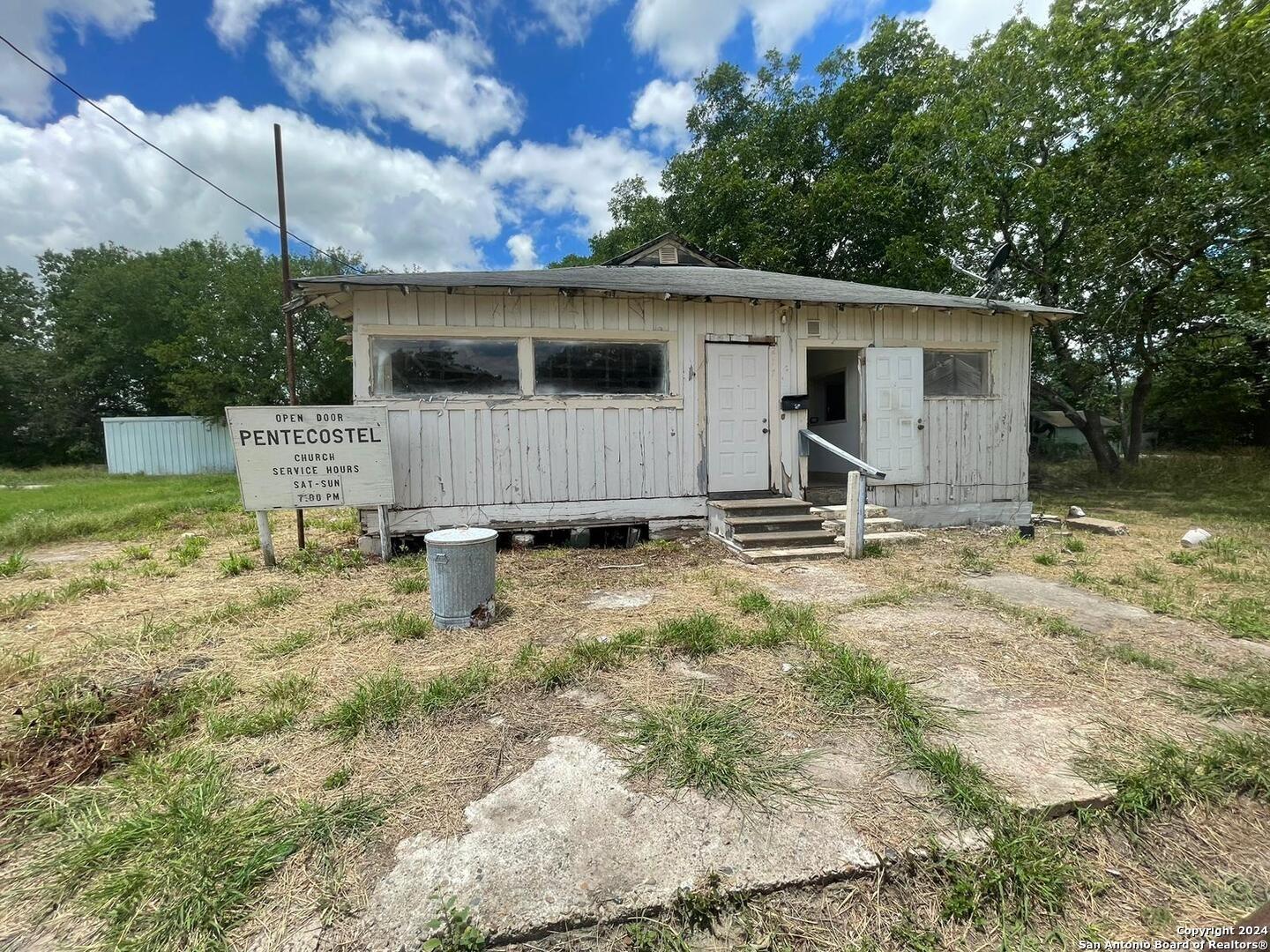 N 2nd St, Kenedy, TX 78119