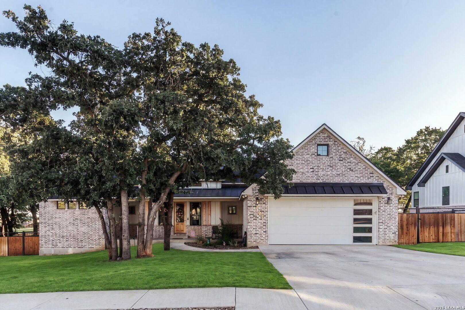 W Magnolia Cir, La Vernia, TX 78121