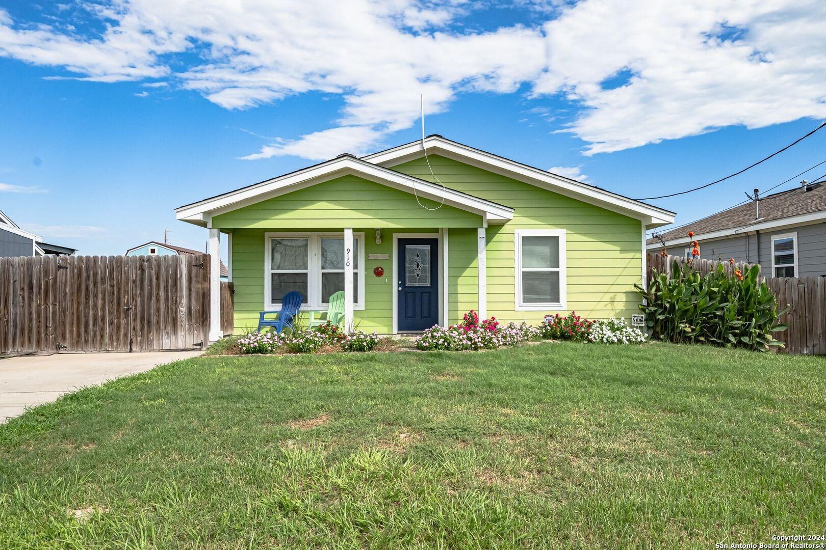 S Young St, Rockport, TX 78382