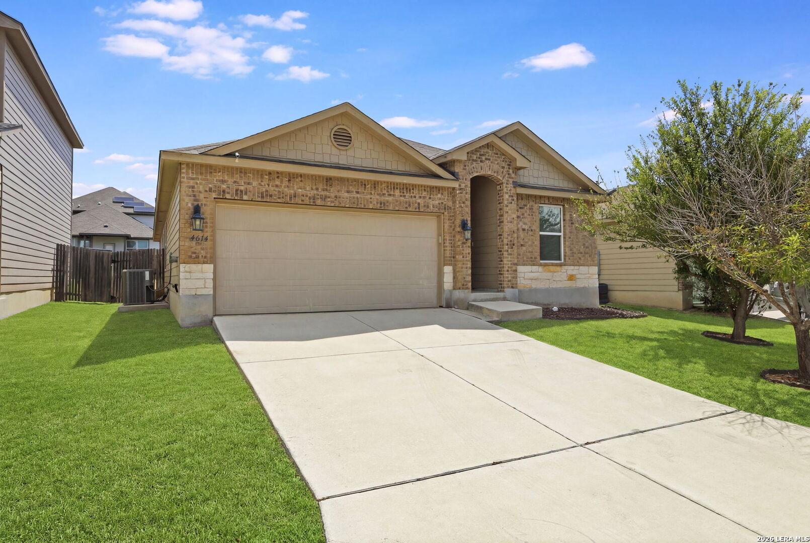 Heathers Cross, Saint Hedwig, TX 78152