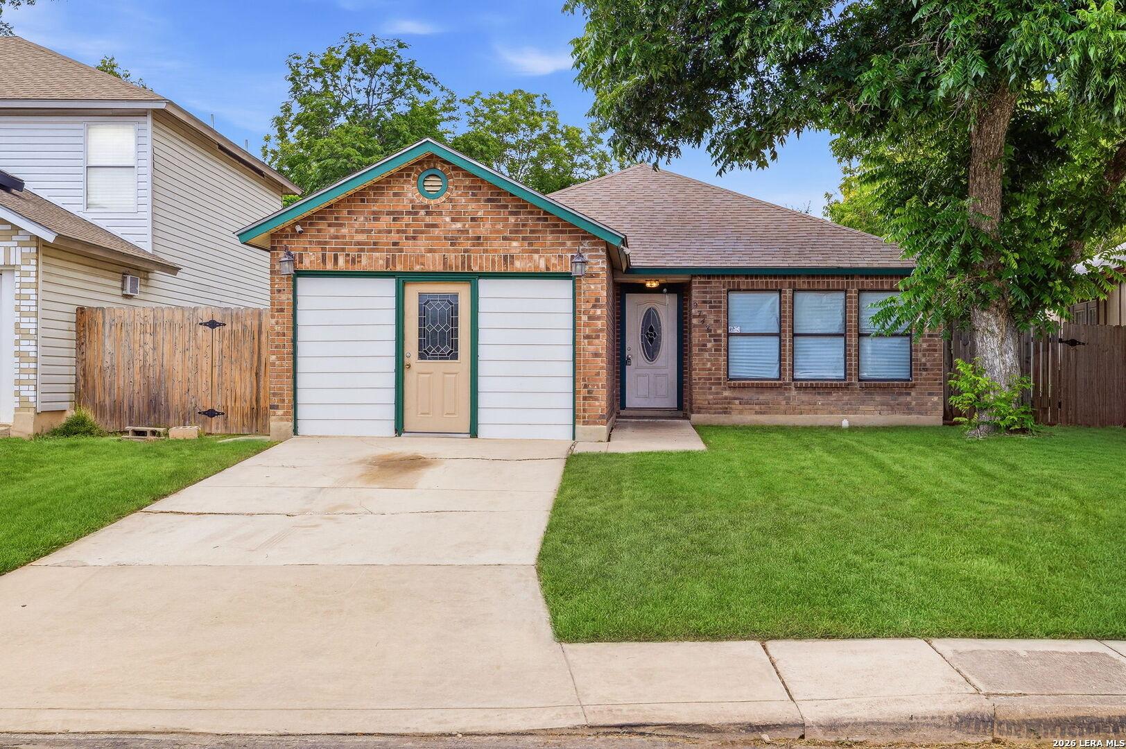 Green Plain Dr, San Antonio, TX 78245