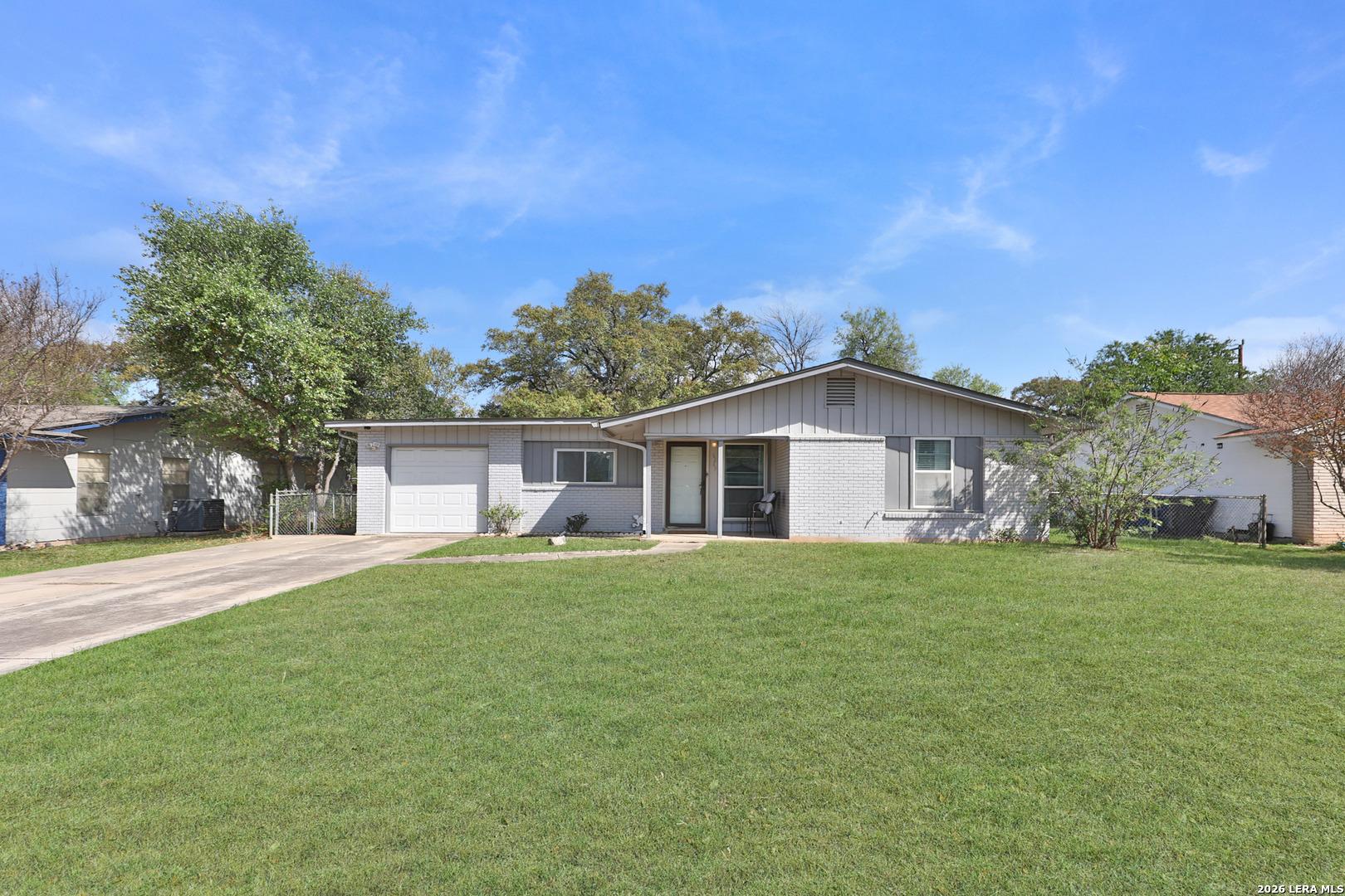 Flint Rock Dr, San Antonio, TX 78238