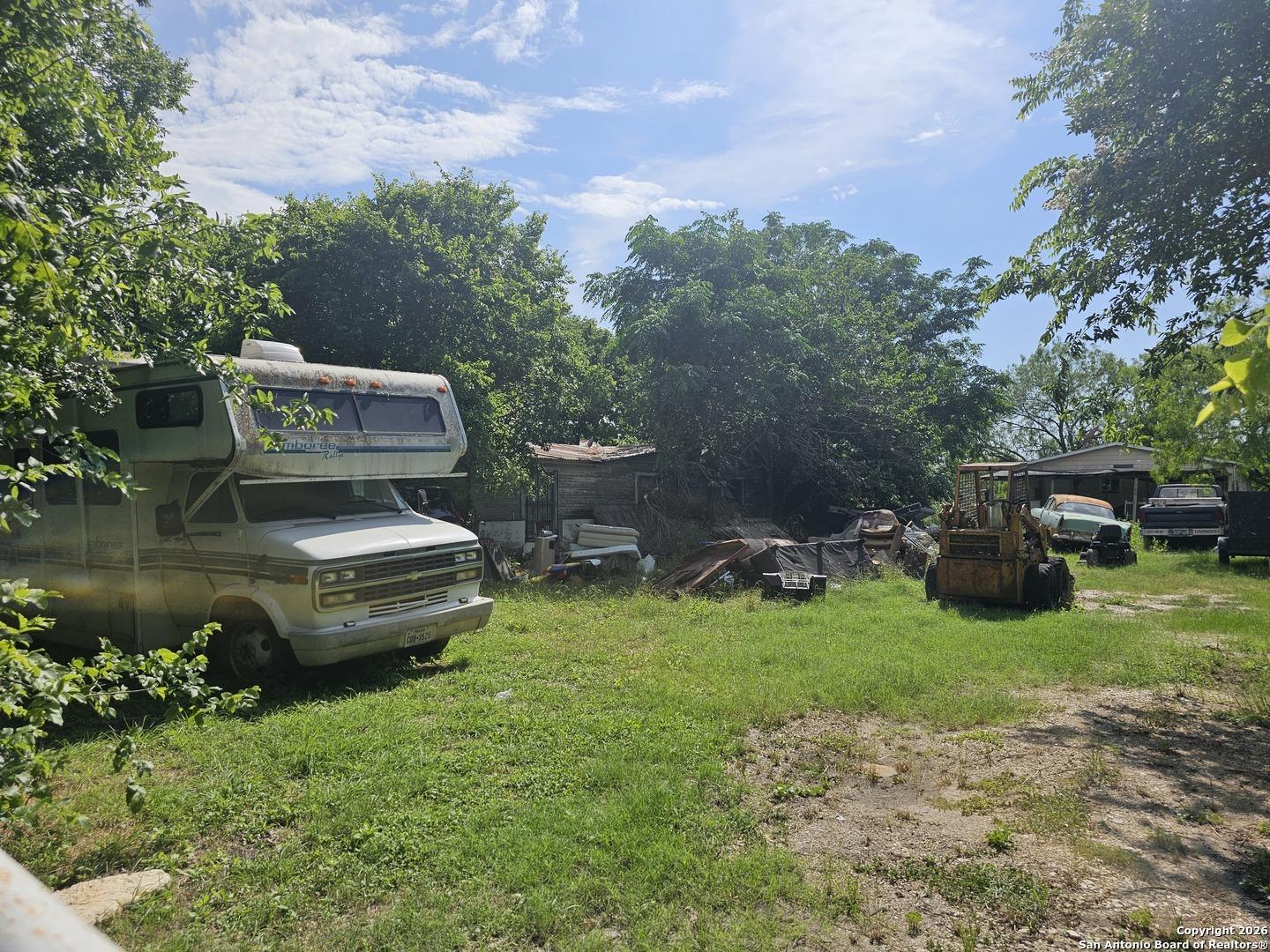 Novella, Adkins, TX 78101