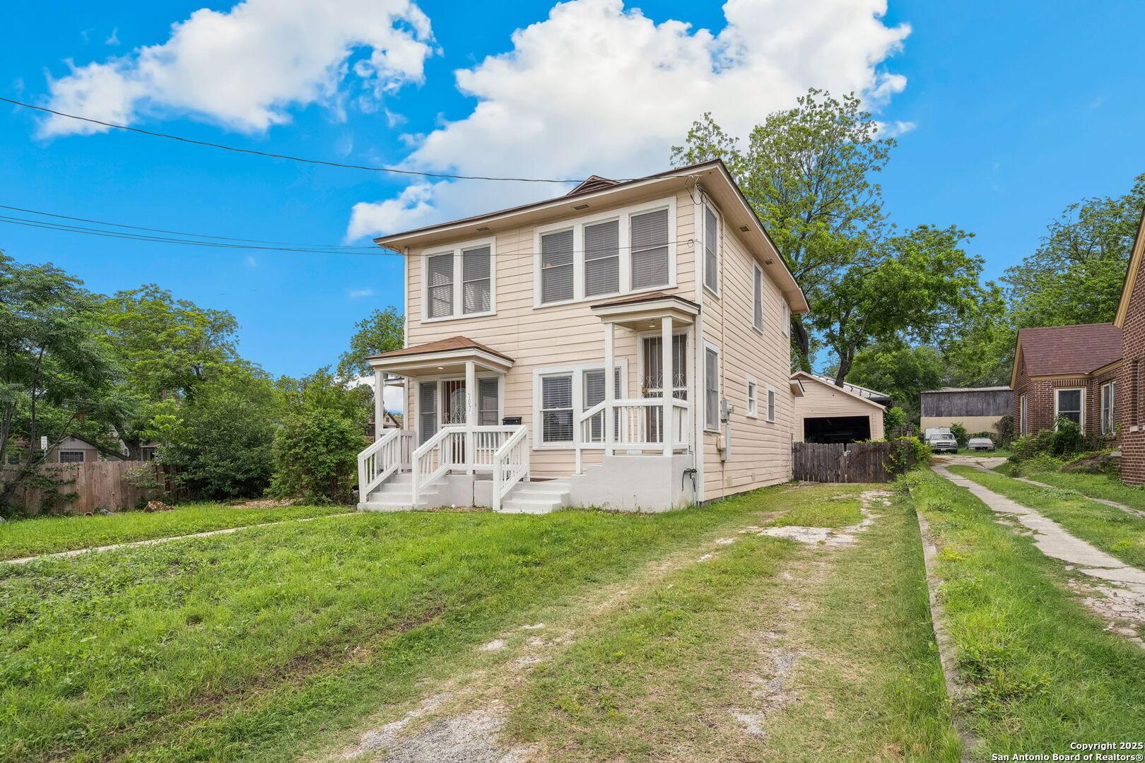 N Pine St, San Antonio, TX 78202