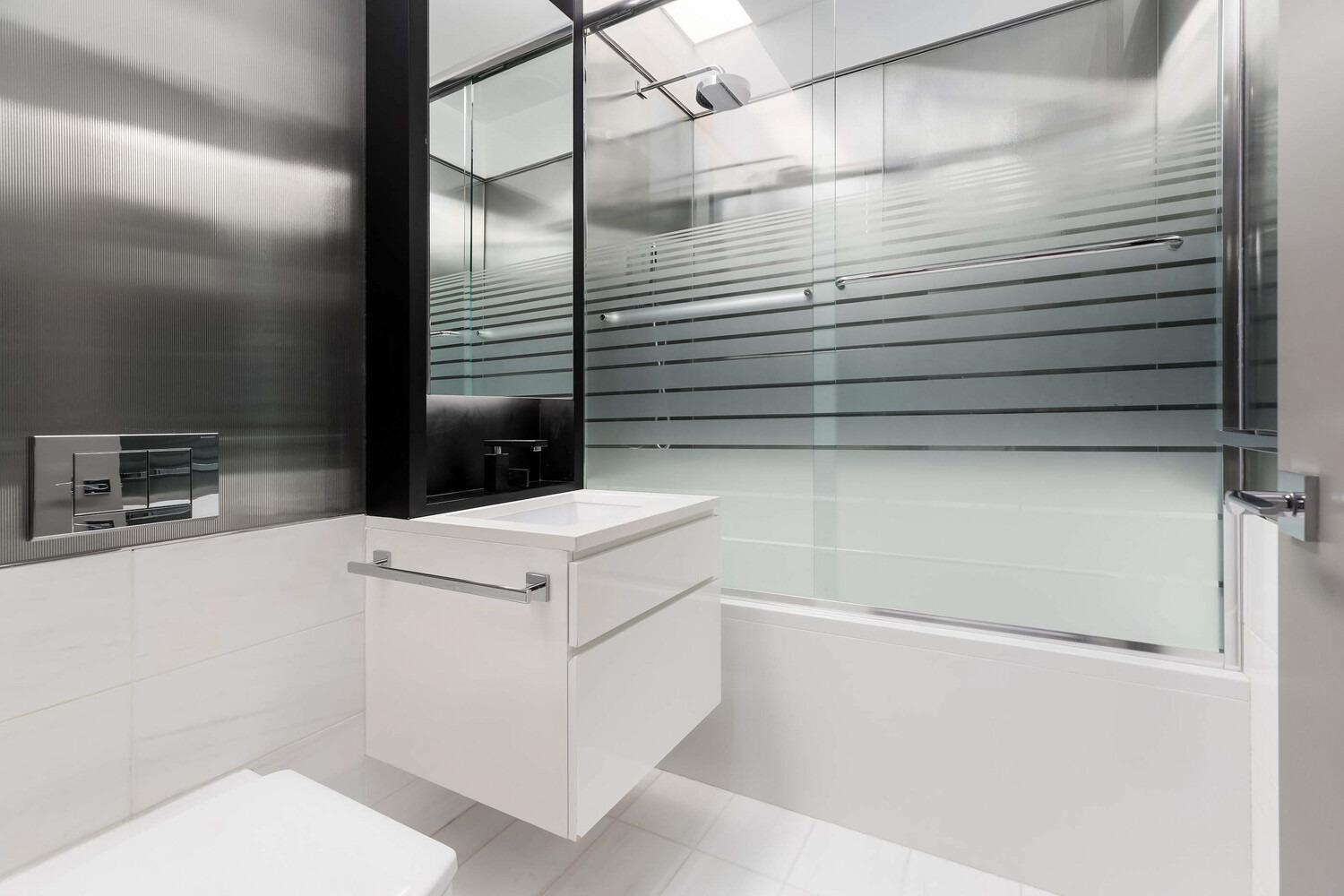 W 57th St, New York, NY 10019