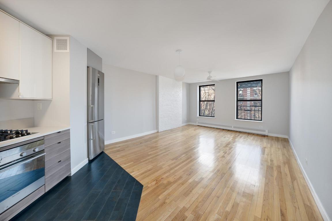 W 106th St, New York, NY 10025