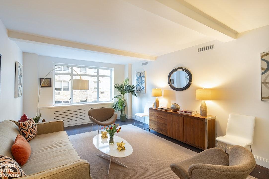 E 77th St, New York, NY 10075