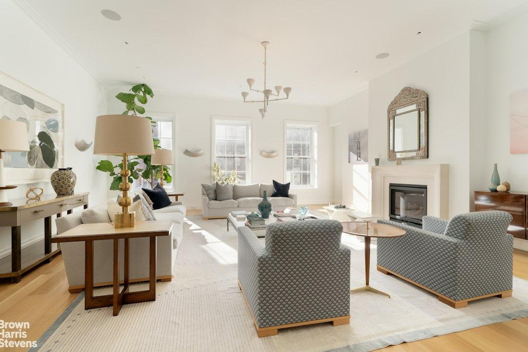 W 20th St, New York, NY 10011