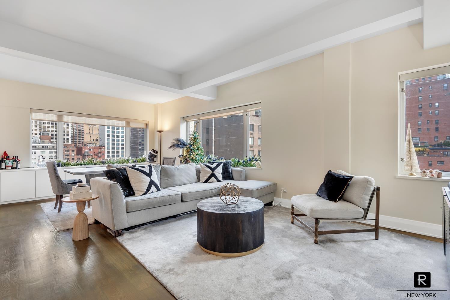 E 51st St, New York, NY 10022
