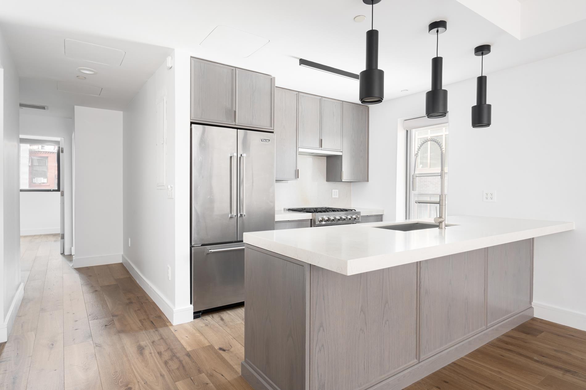 Ludlow St, New York, NY 10002