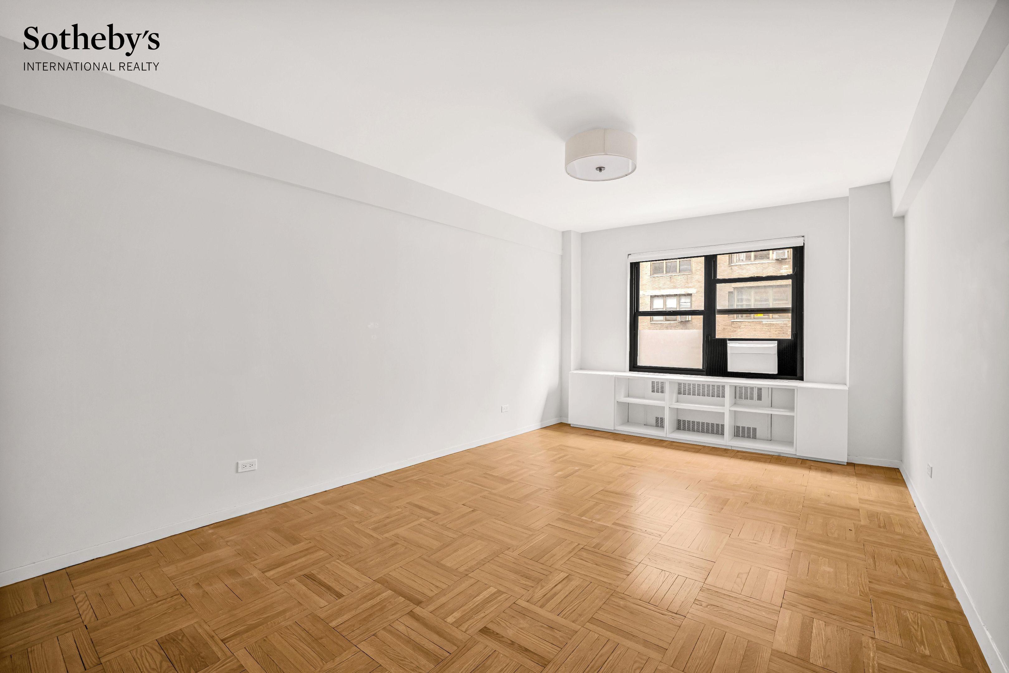 E 56th St, New York, NY 10022