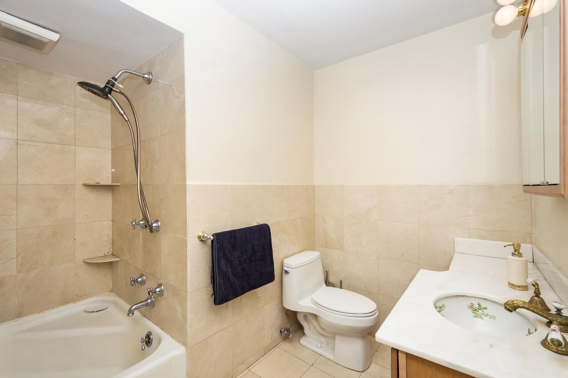 Grosvenor Ave, Bronx, NY 10471