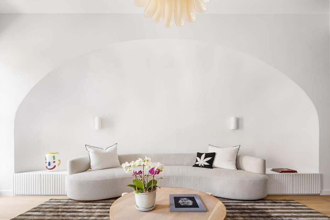 W 22nd St, New York, NY 10011