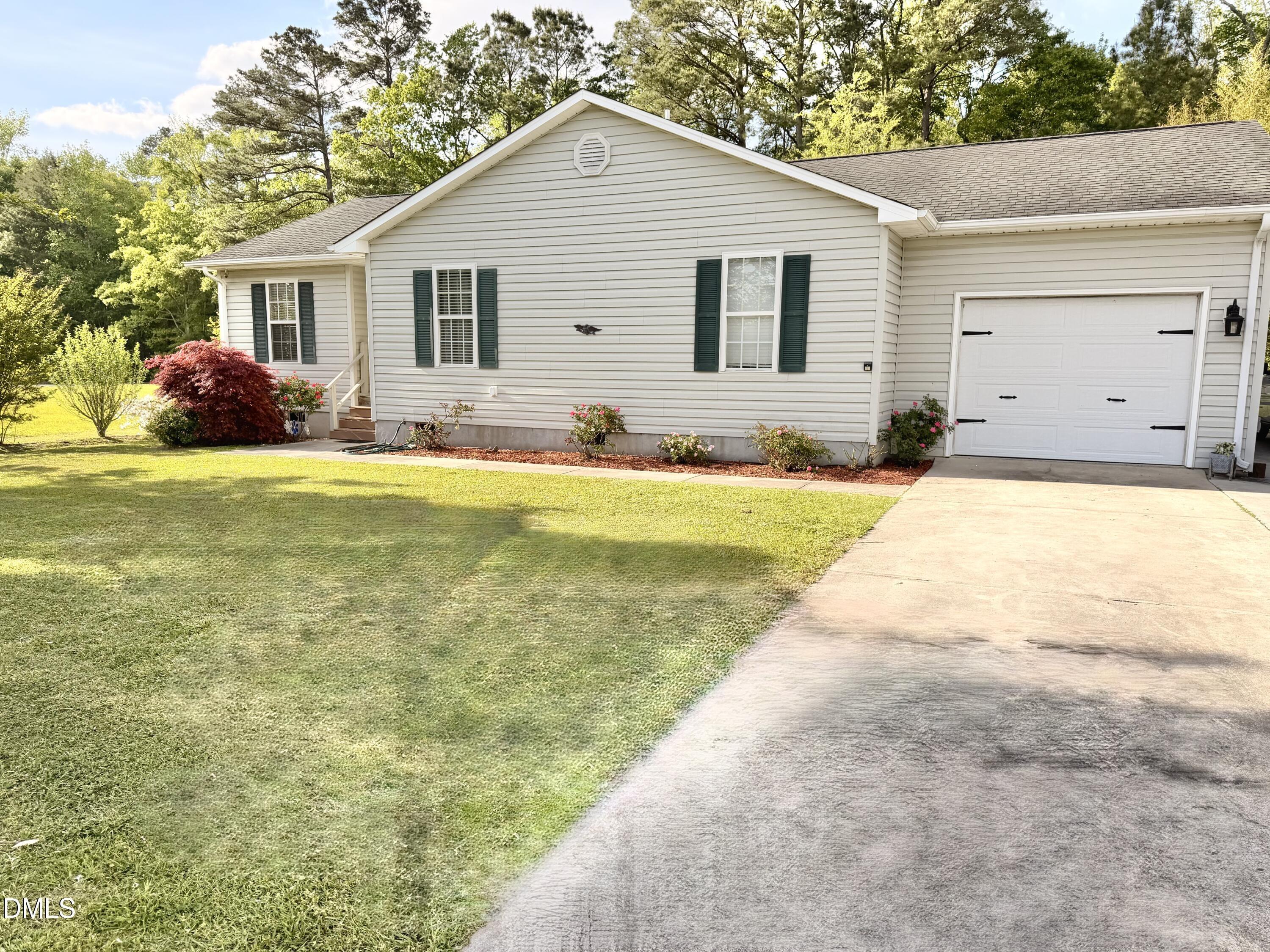 Blue Jean Rd, Whiteville, NC 28472