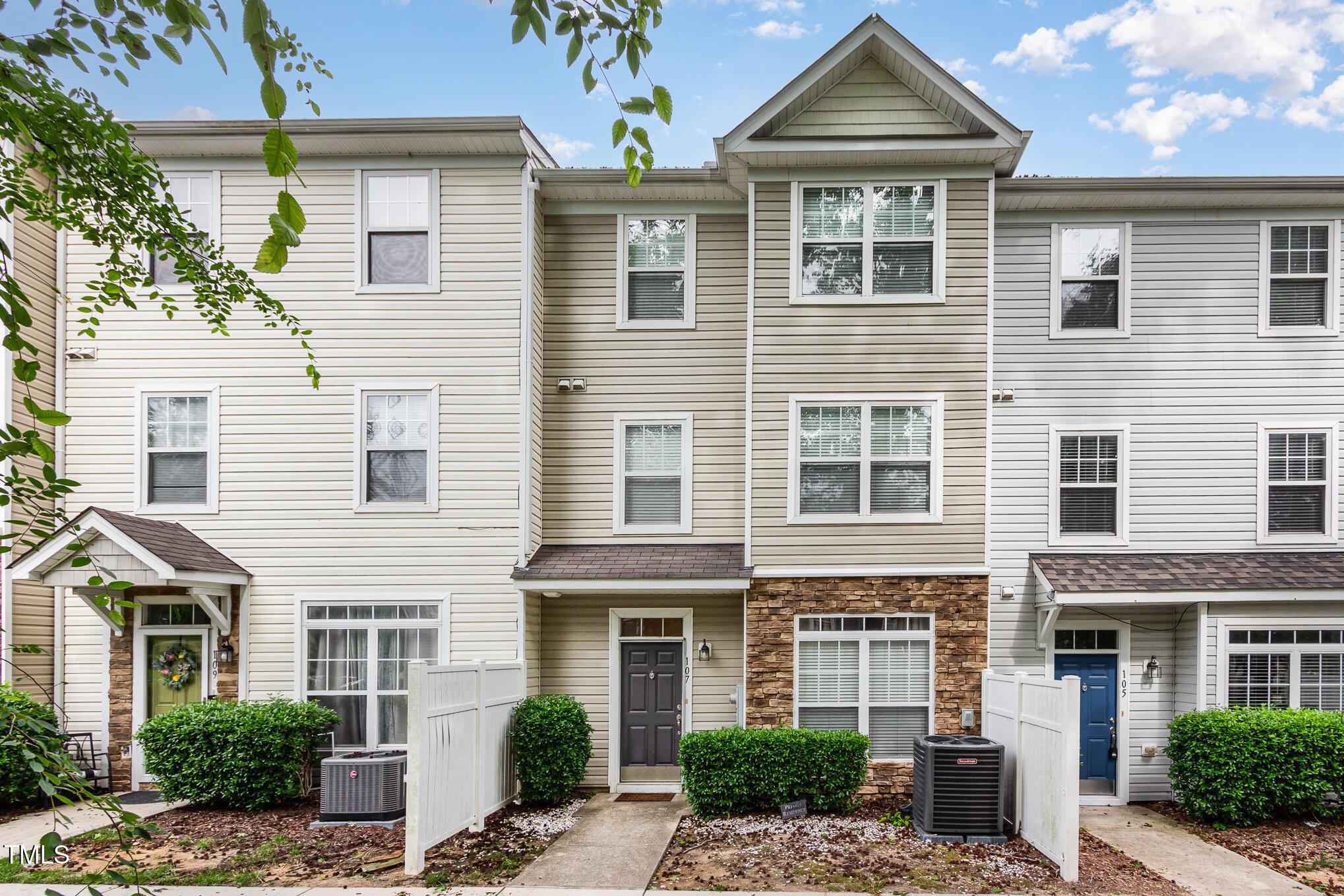 Canyon Rock Ct, Raleigh, NC 27610