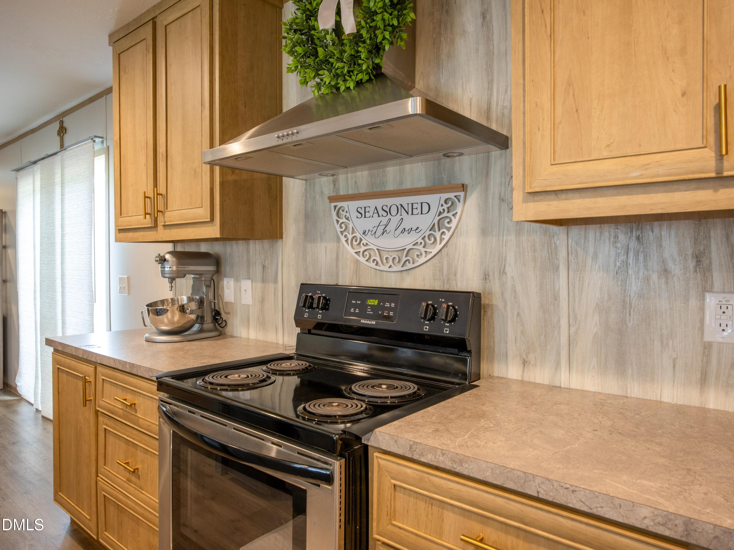 Lori Ln, Dunn, NC 28334