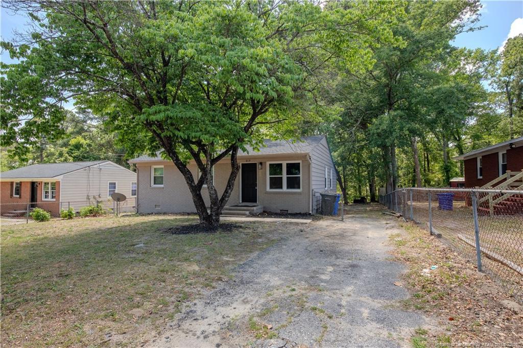 Isley St, Fayetteville, NC 28305