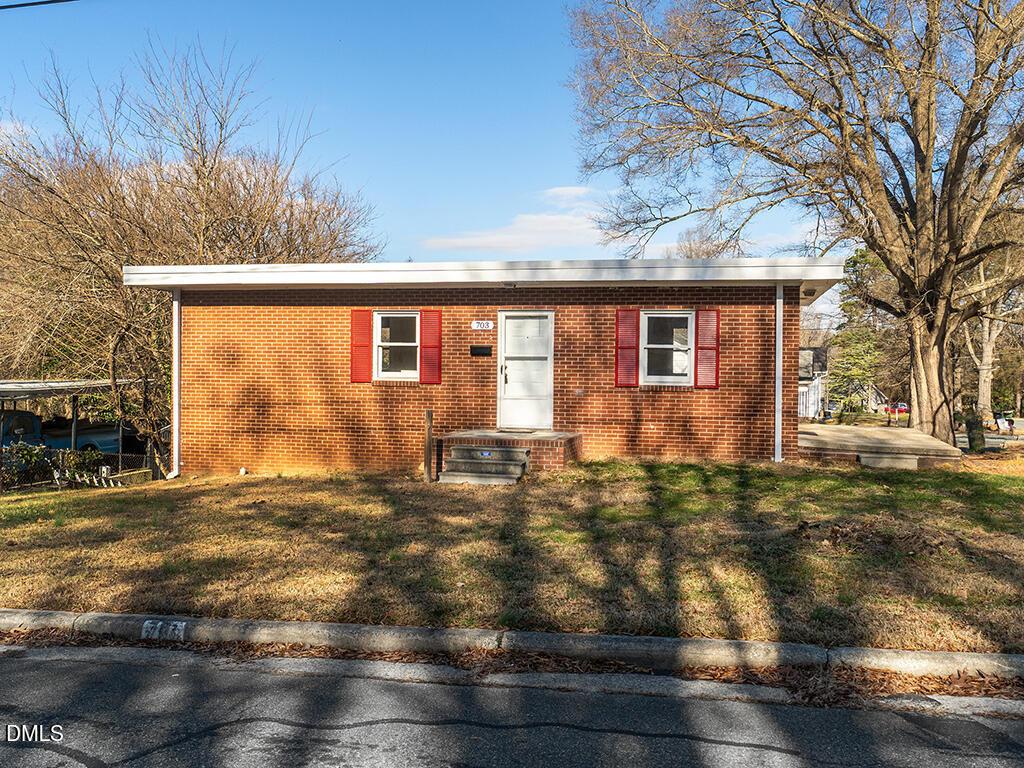 Wicker St, Burlington, NC 27217
