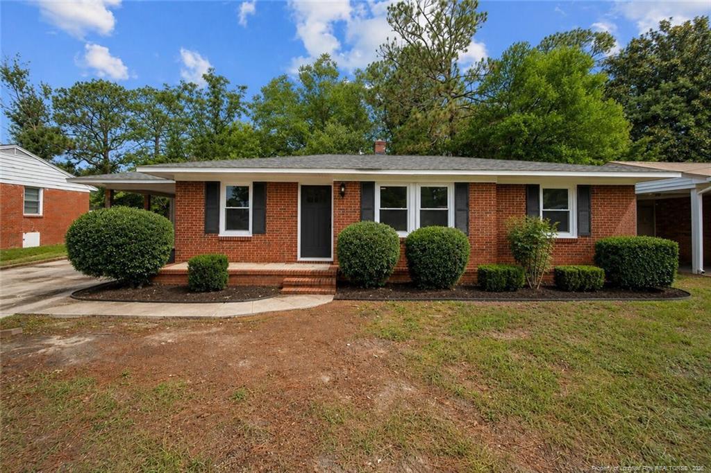 Redwood Dr, Fayetteville, NC 28304