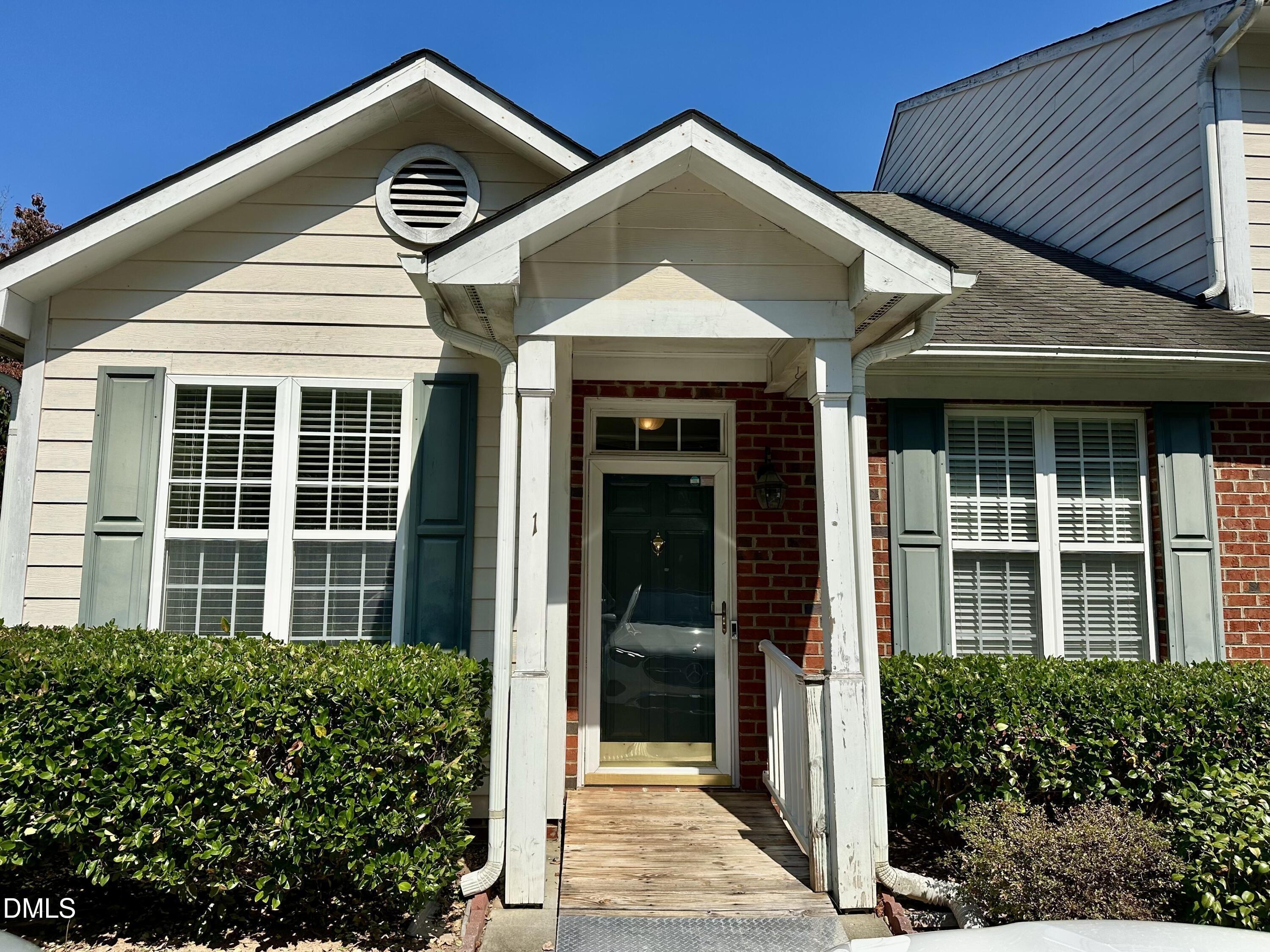 Signet Dr, Durham, NC 27704