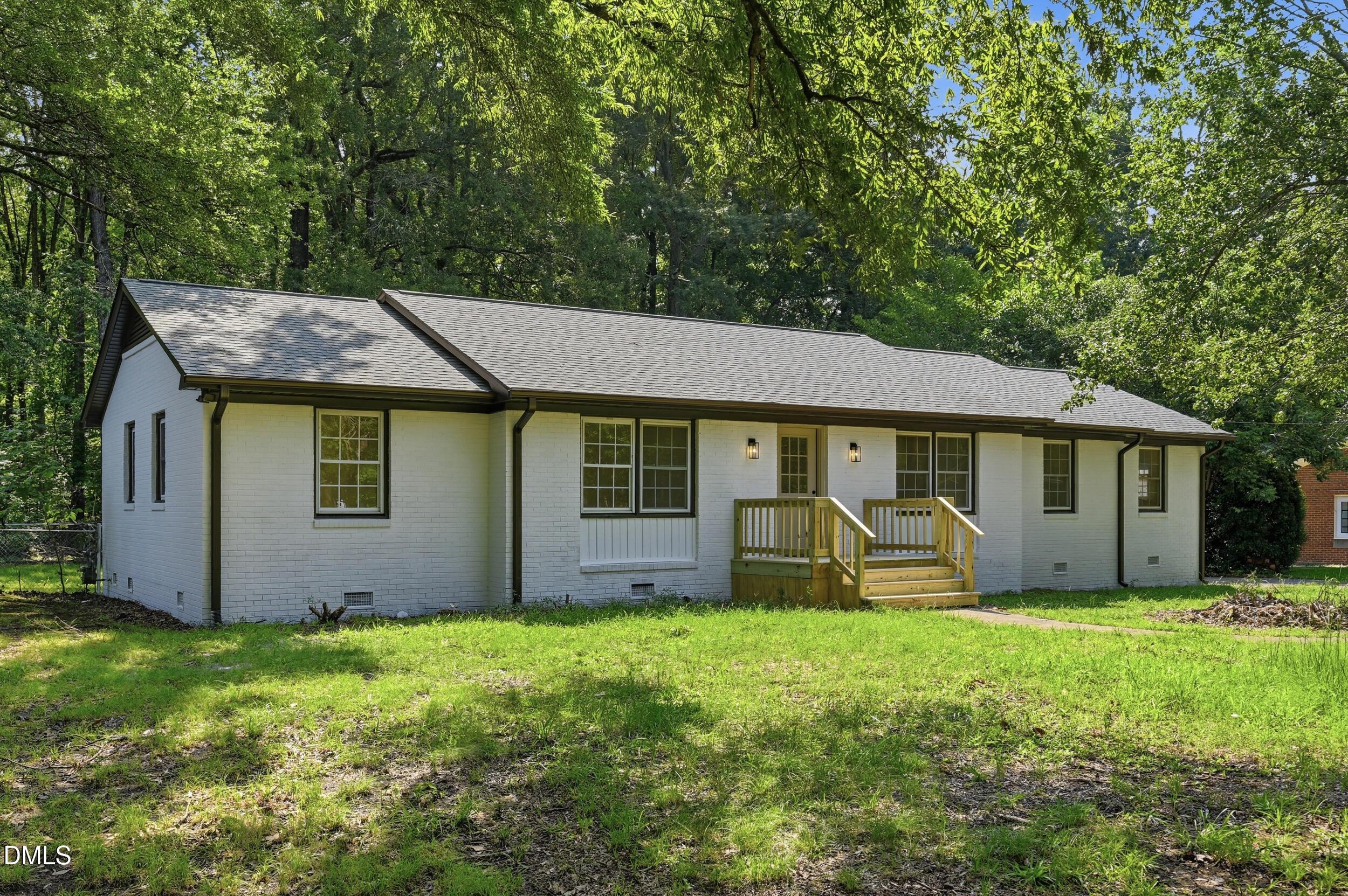 Crestview Dr, Durham, NC 27712