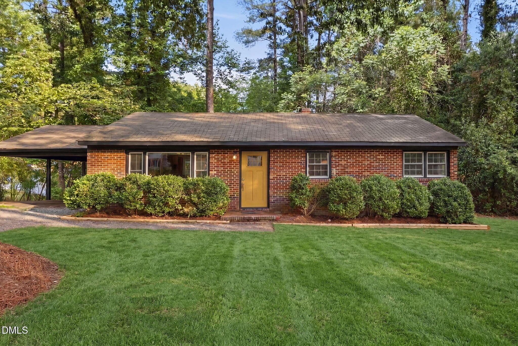 S Circle Dr, Chapel Hill, NC 27516