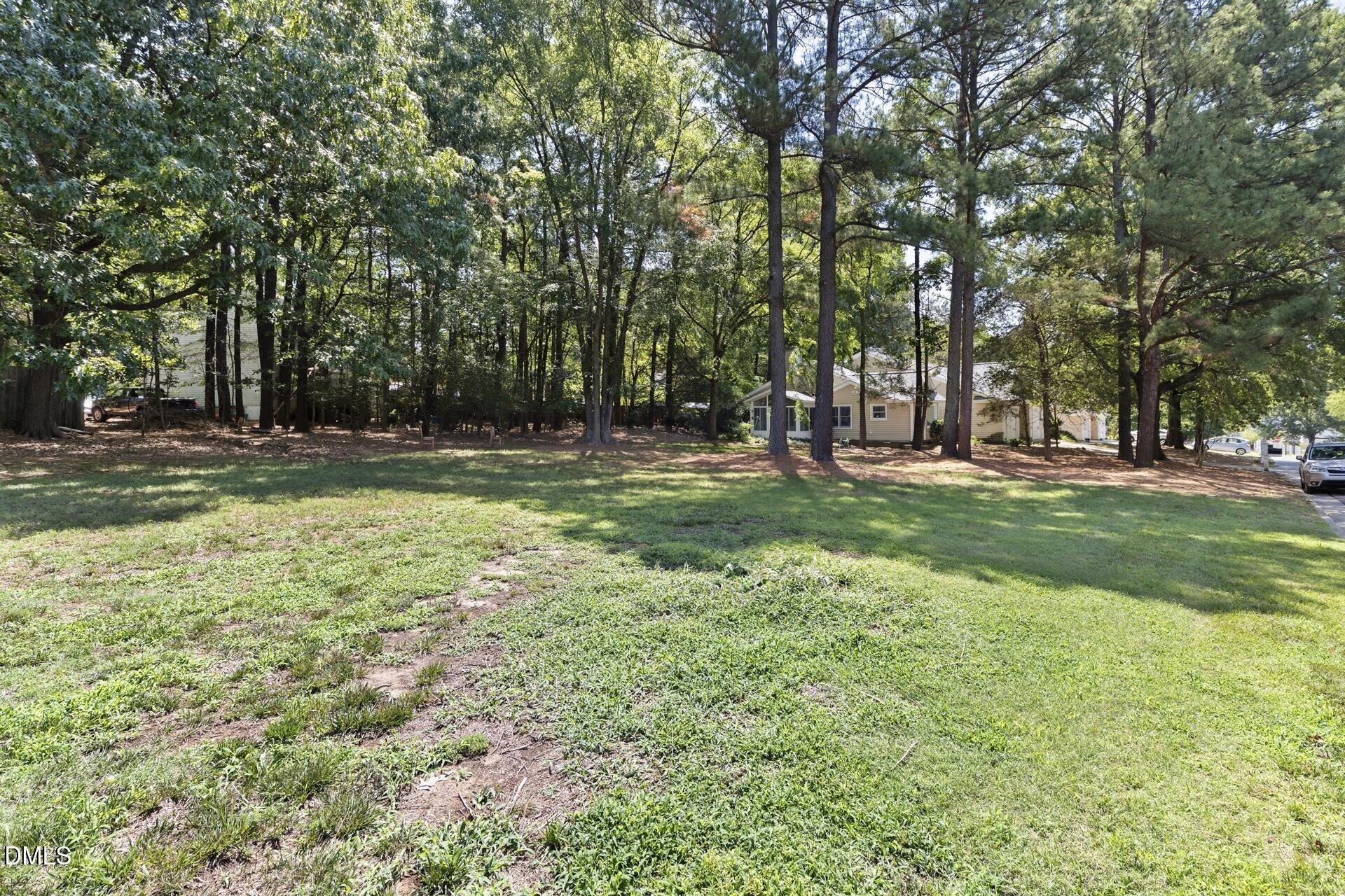 Standish Dr, Chapel Hill, NC 27517