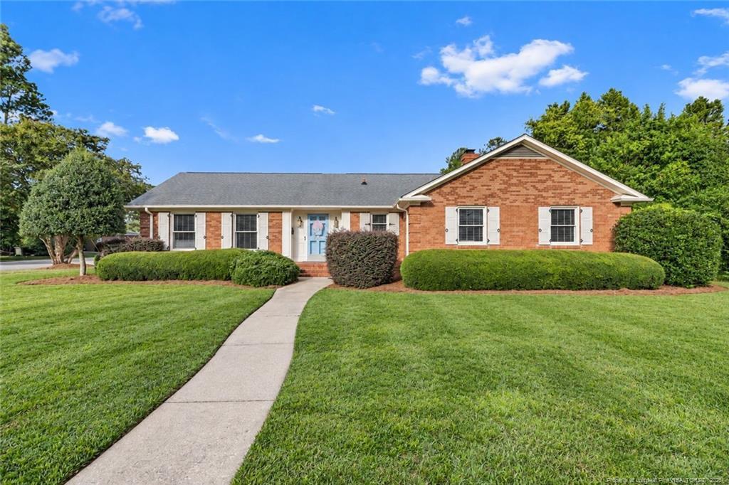 Mirror Lake Dr, Fayetteville, NC 28303