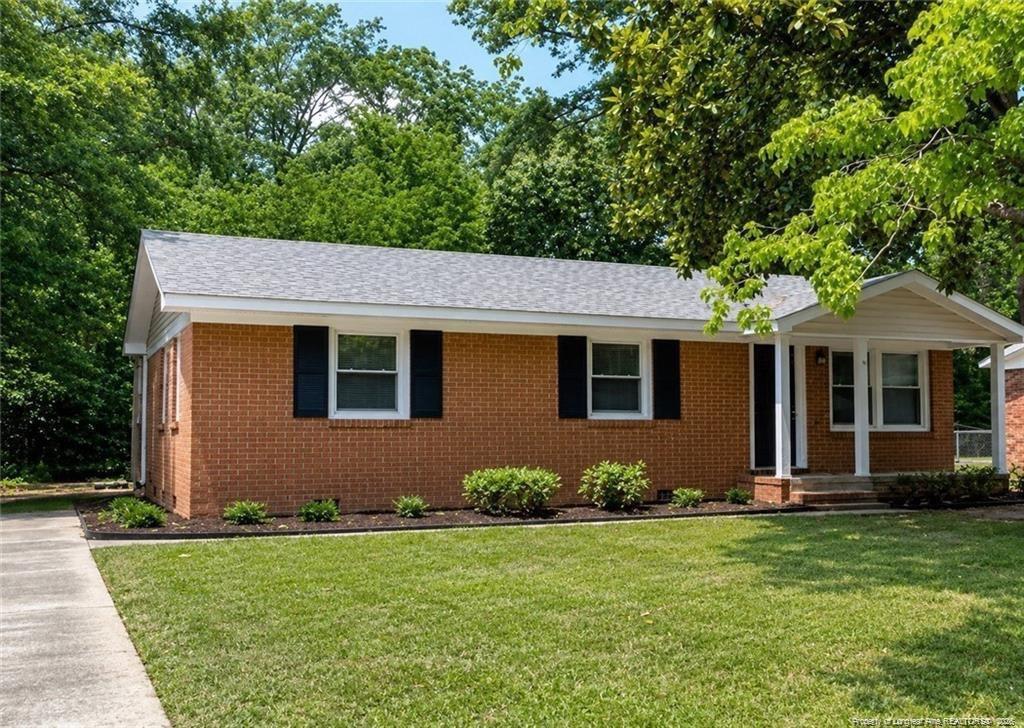 W Sunset Dr, Red Springs, NC 28377