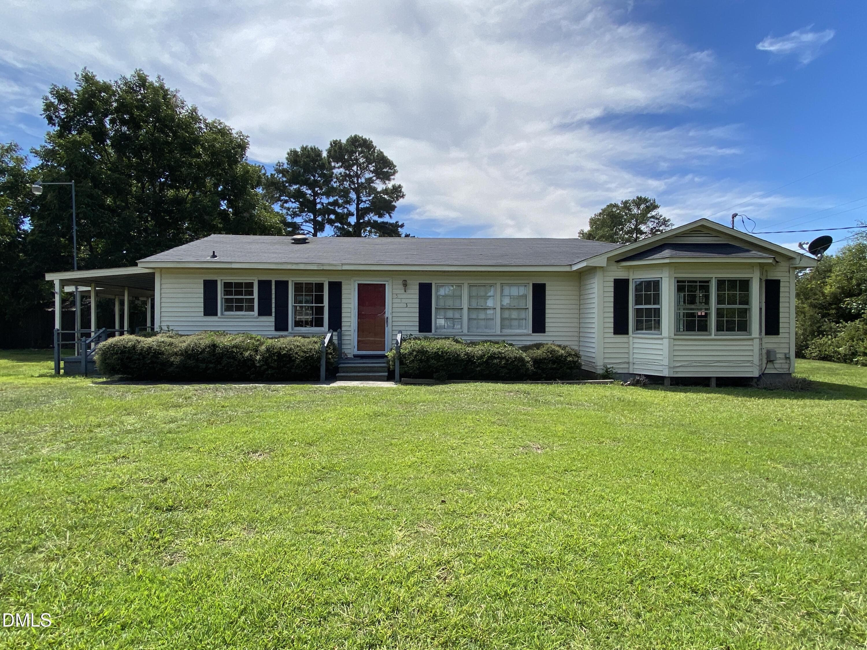 Pear St, Kinston, NC 28504