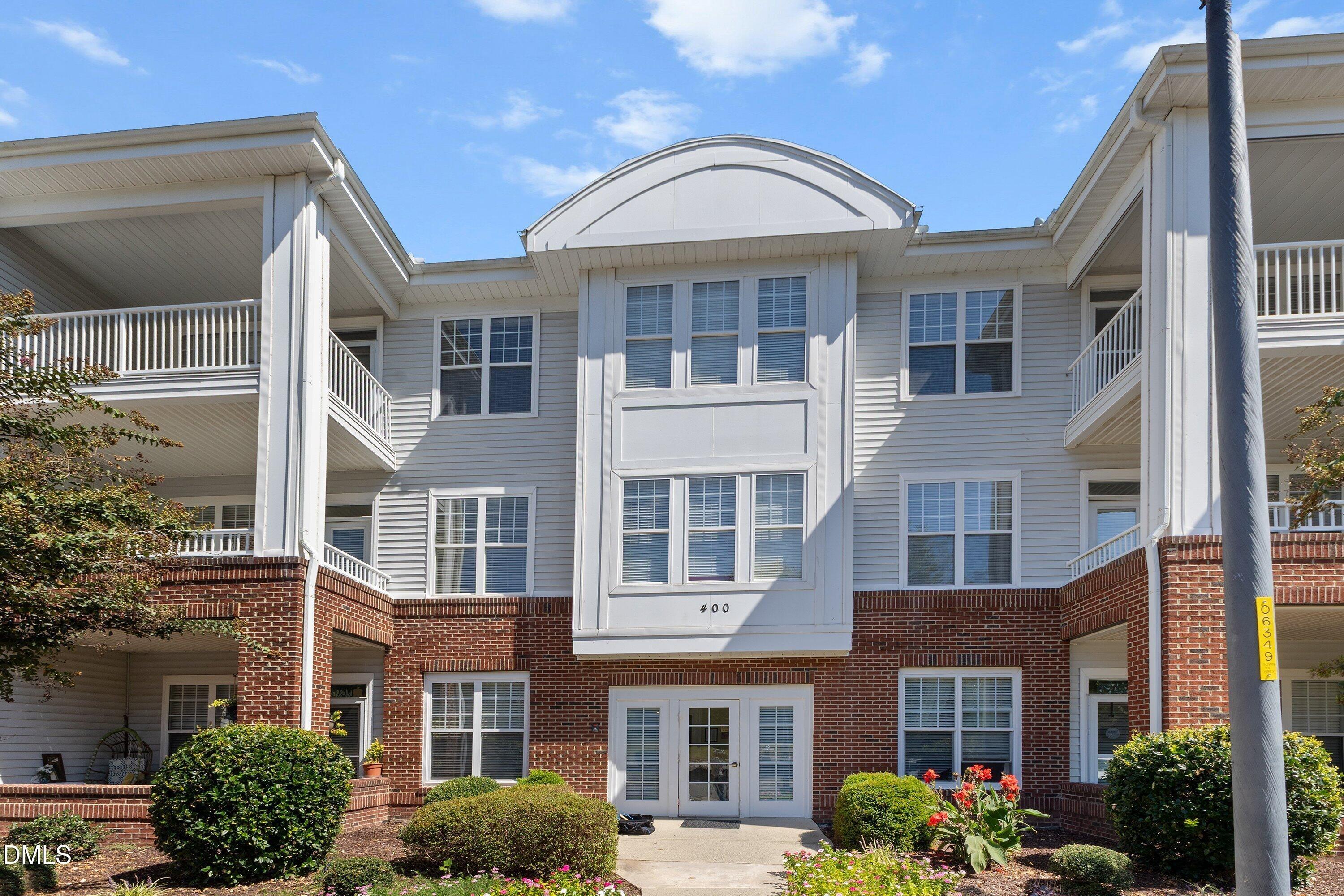 Eyam Hall Ln, Apex, NC 27502