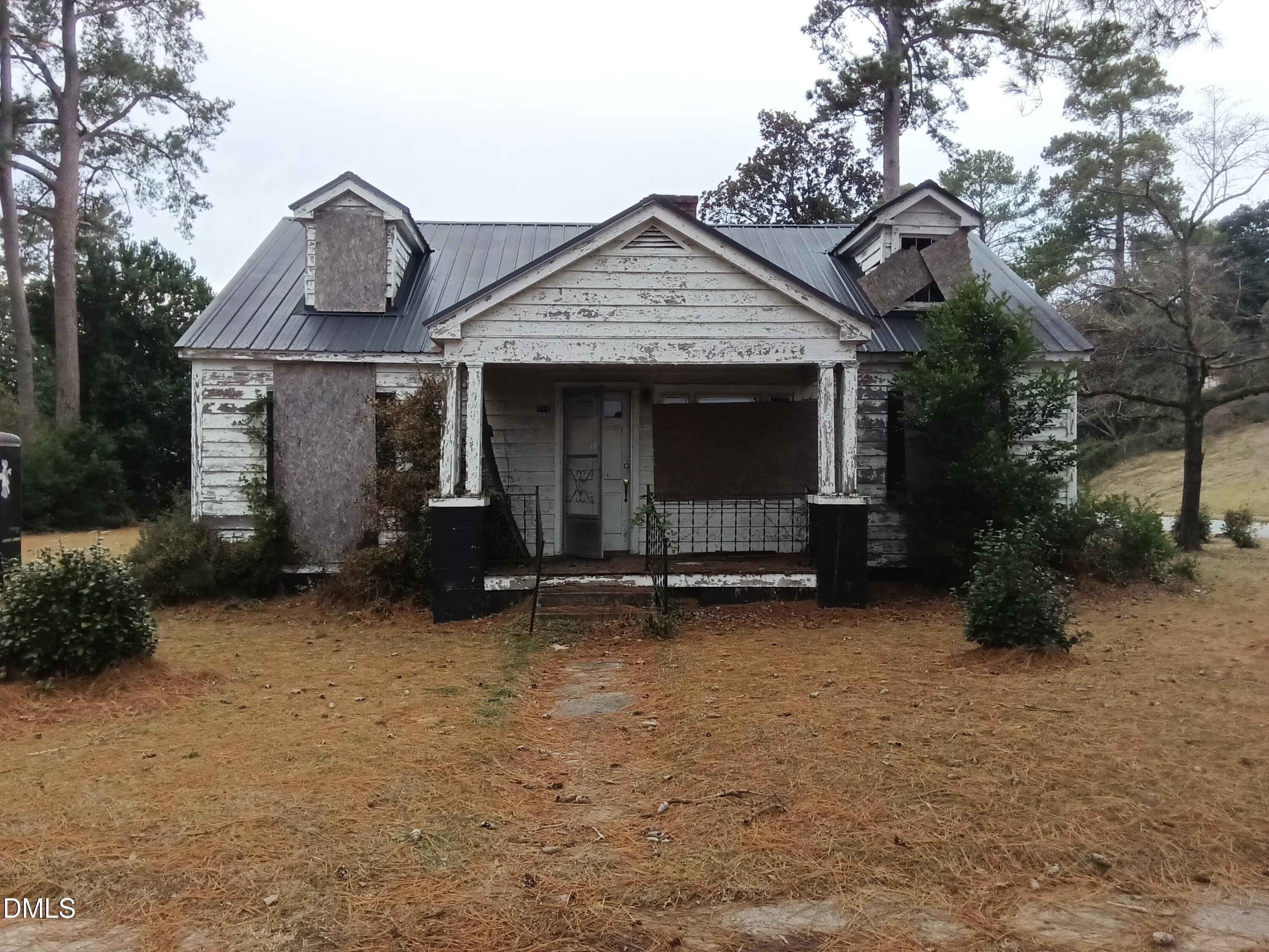 N Secrest St, Kinston, NC 28501