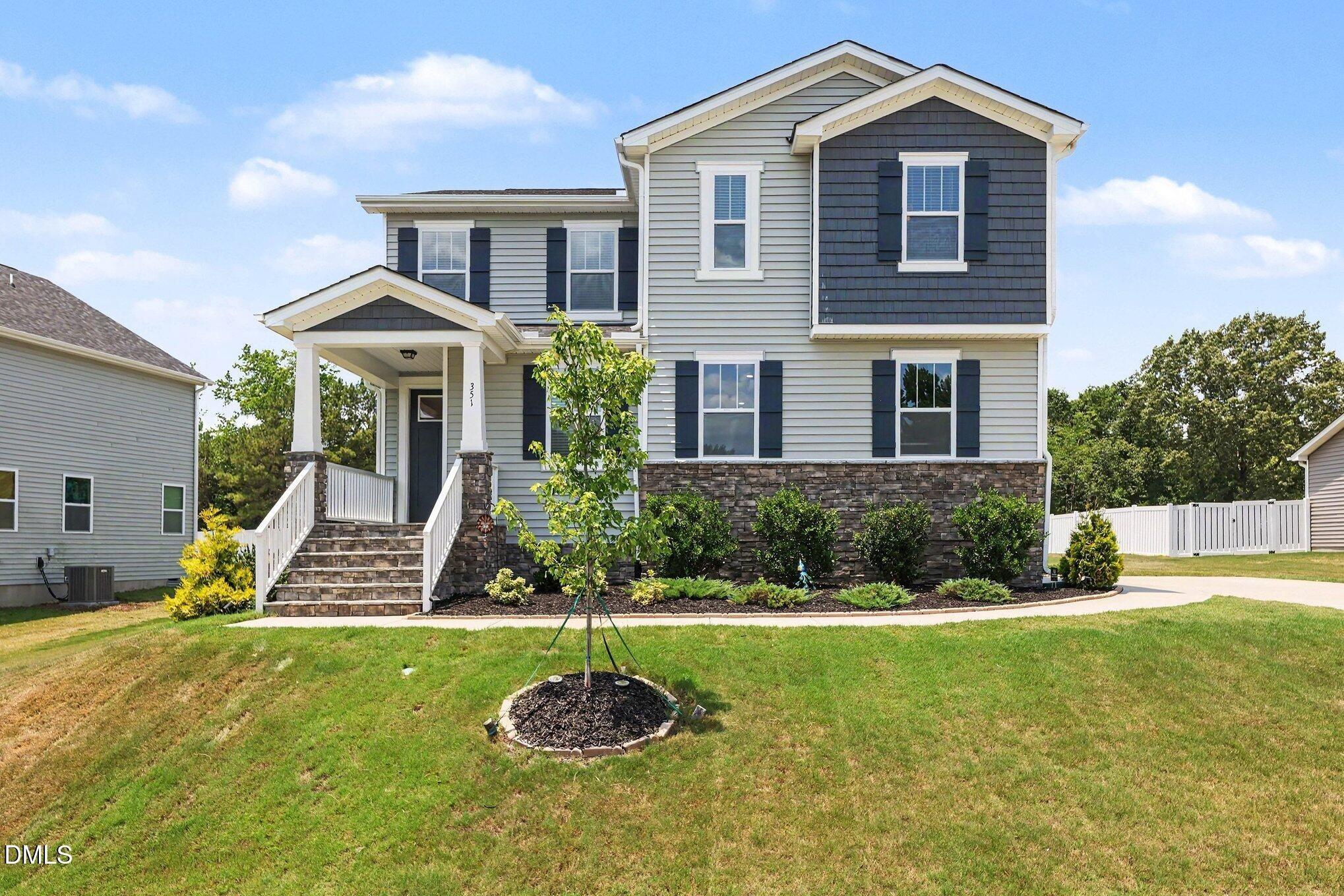 Fast Pitch Ln, Four Oaks, NC 27524