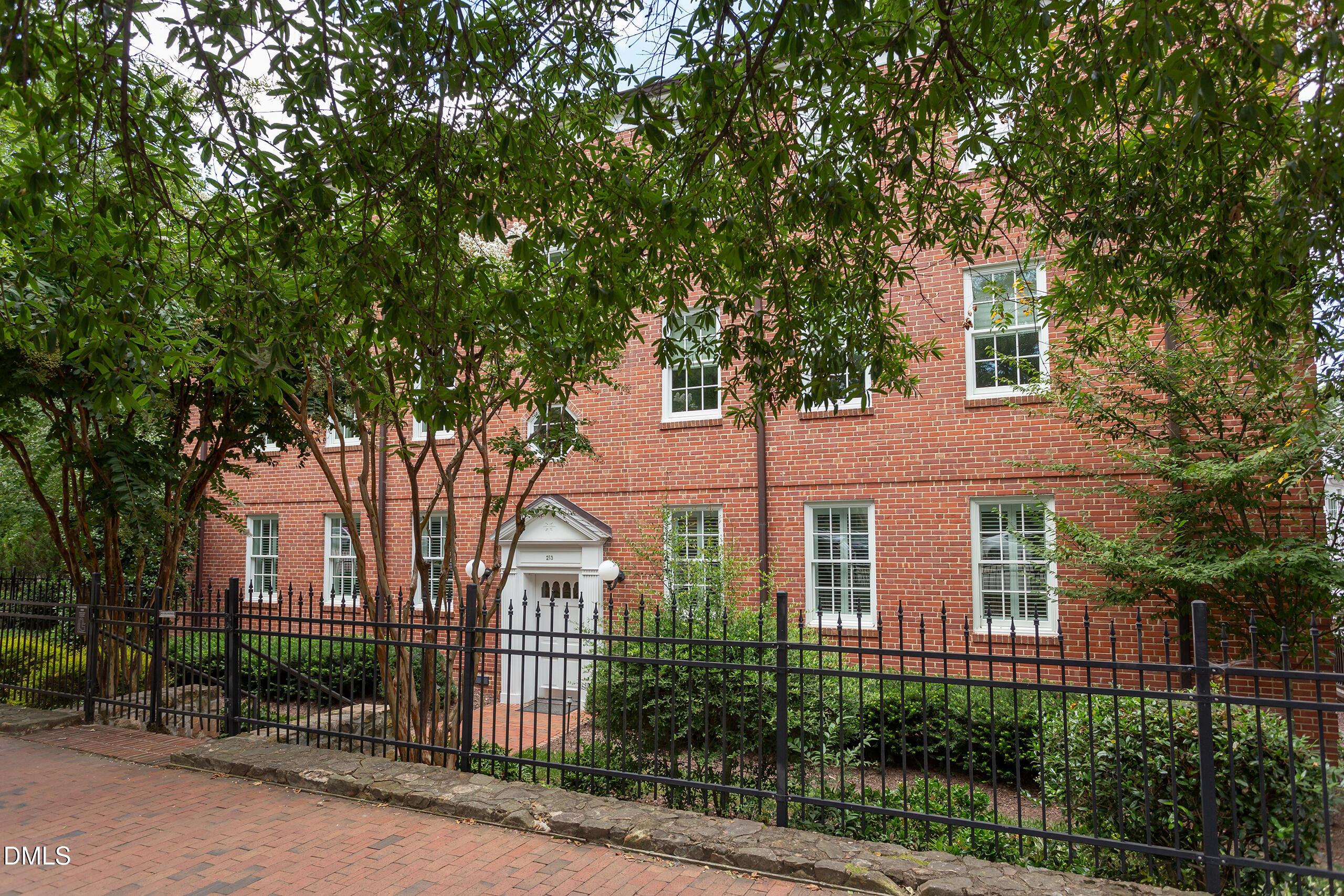 E Franklin St, Chapel Hill, NC 27514
