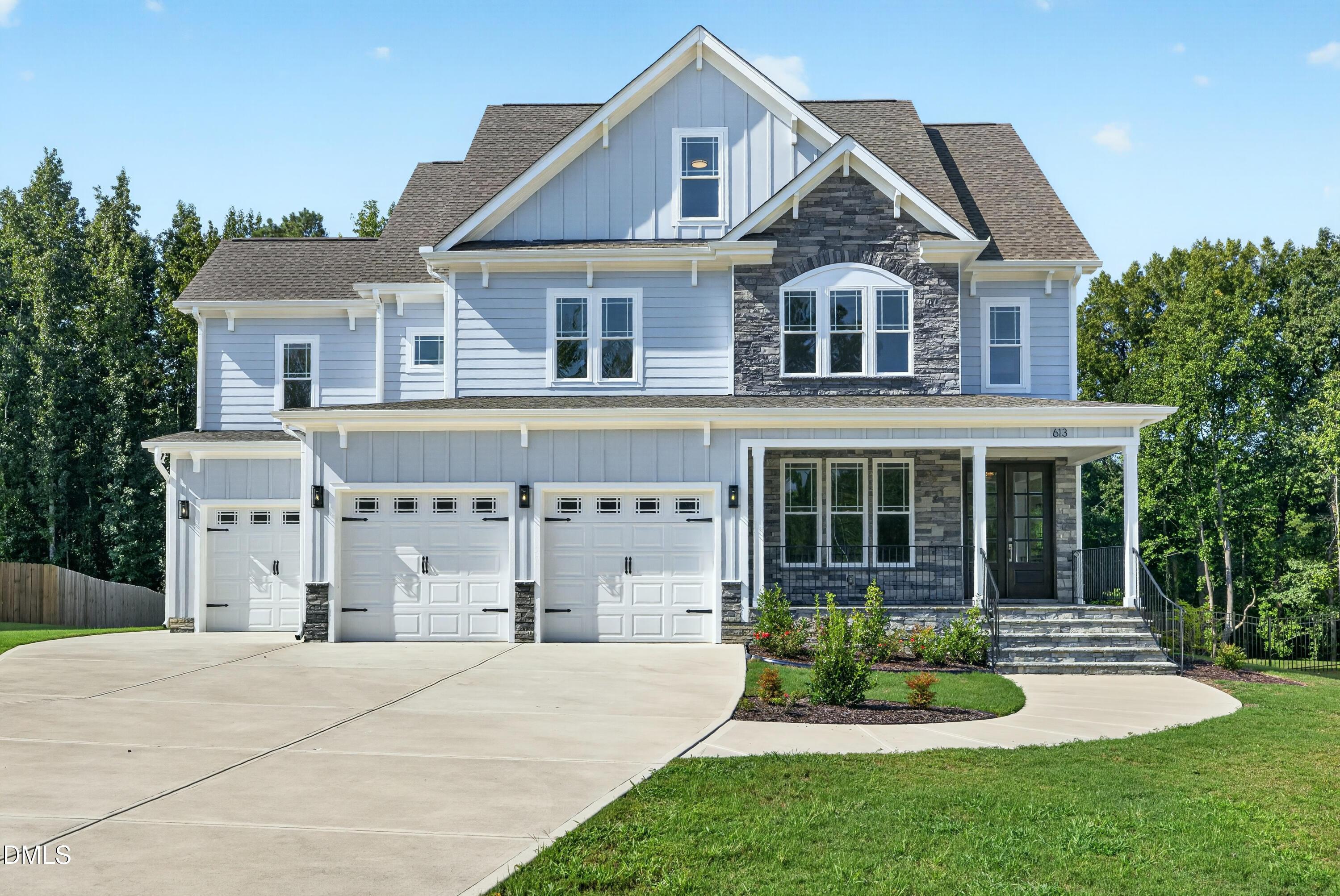 Darian Woods Dr, Holly Springs, NC 27540