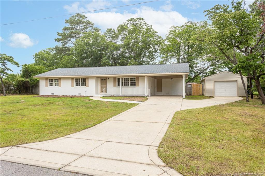 Ferndell Dr, Fayetteville, NC 28314