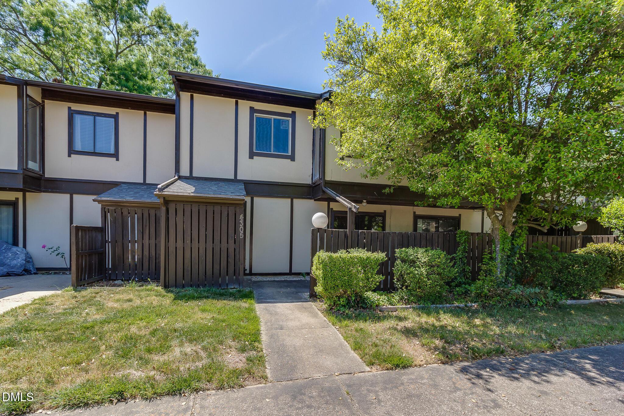 Lake Ridge Dr, Raleigh, NC 27604