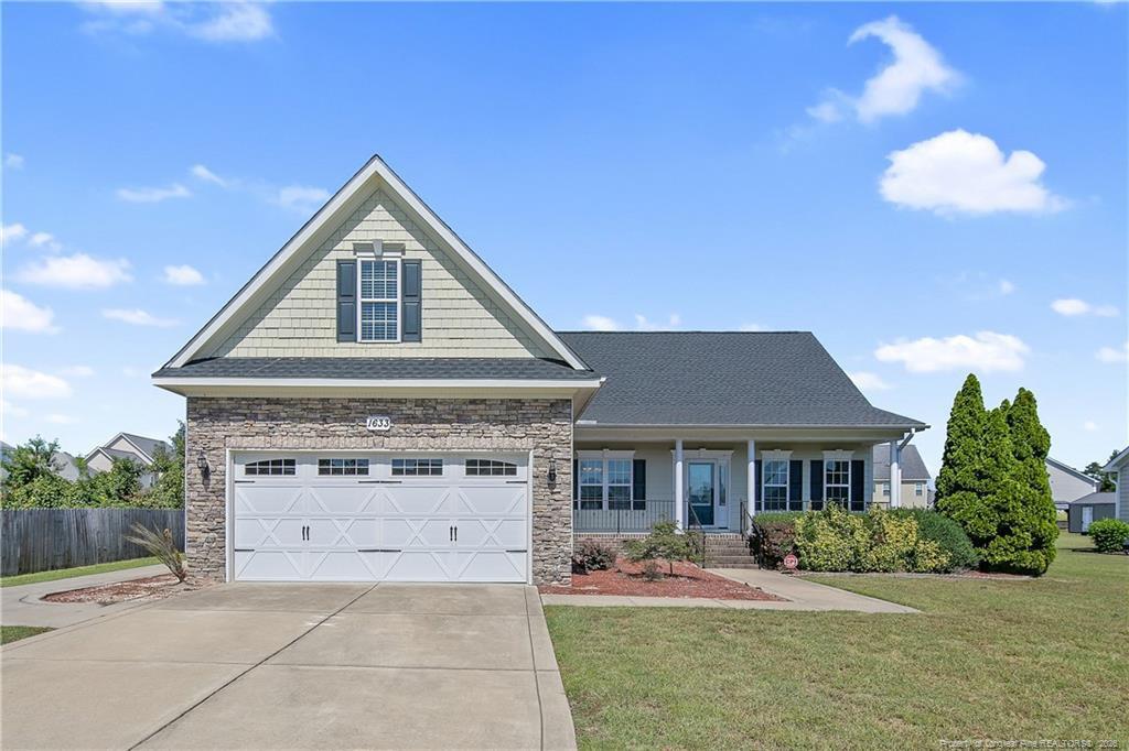 Holloman Dr, Fayetteville, NC 28312