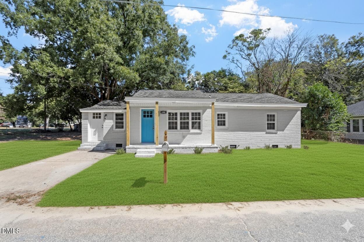 E Townsend St, Dunn, NC 28334