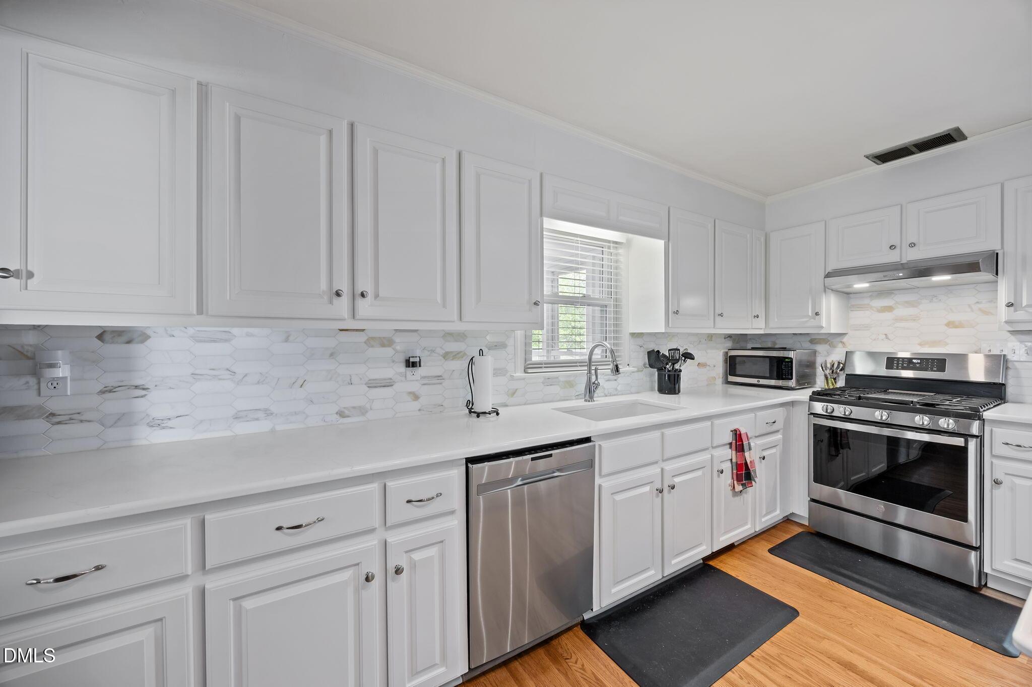 E Winston St, Youngsville, NC 27596