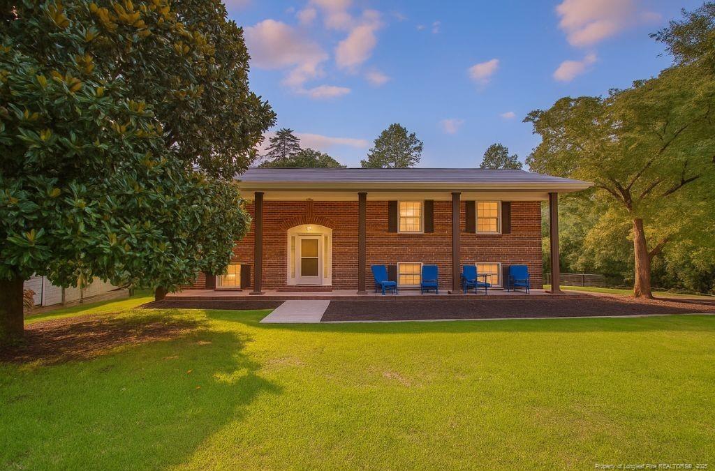 Colgate Dr, Fayetteville, NC 28304