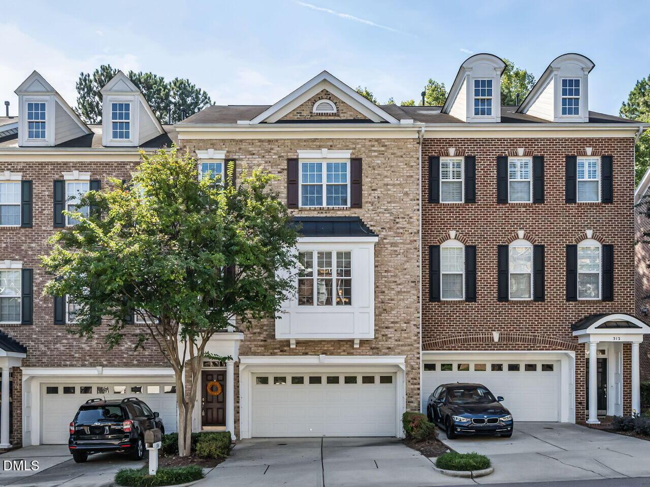 Bridgegate Dr, Cary, NC 27519