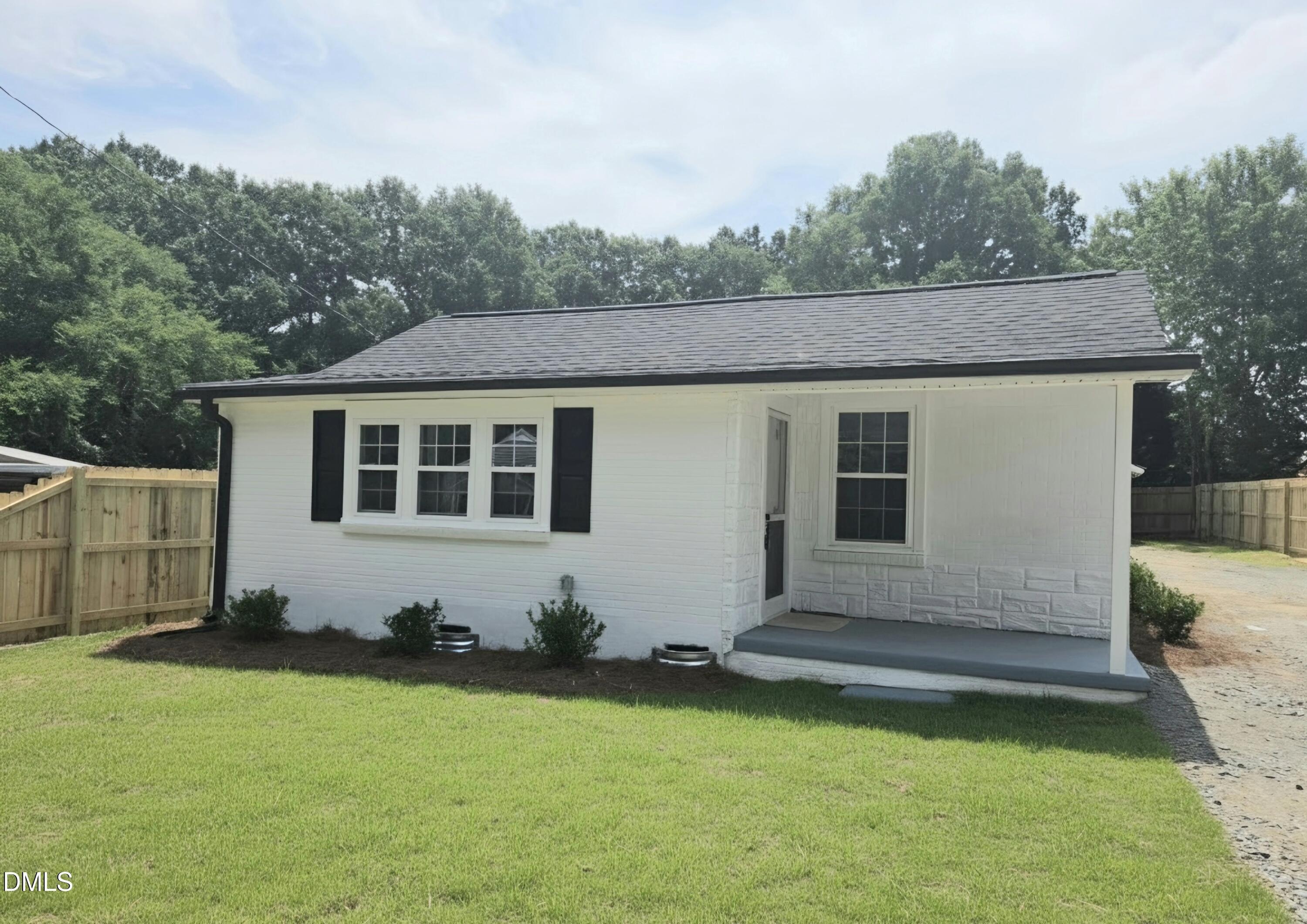 Pollard Ave W, Burlington, NC 27217