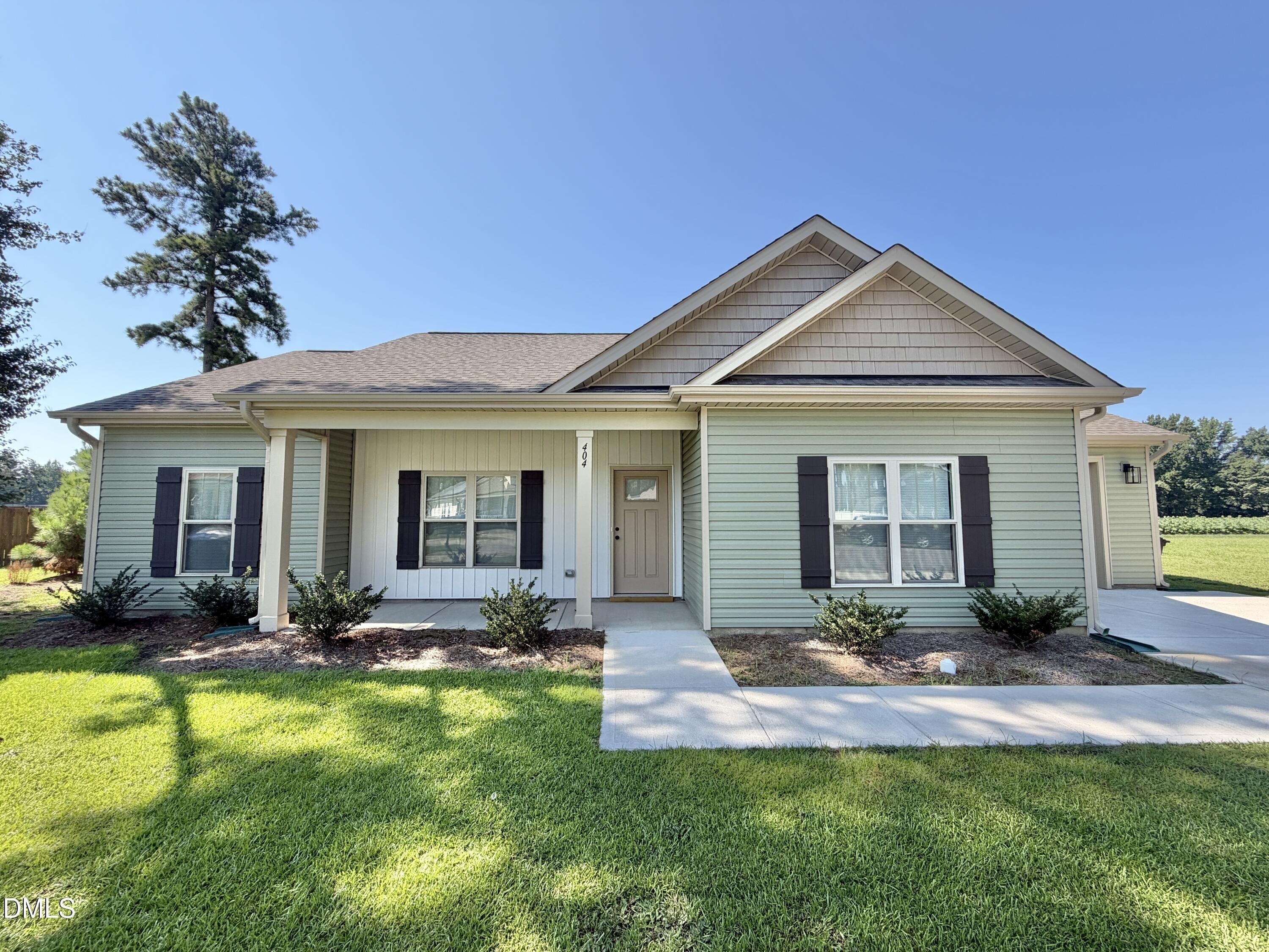 S Eastwood Dr, Benson, NC 27504