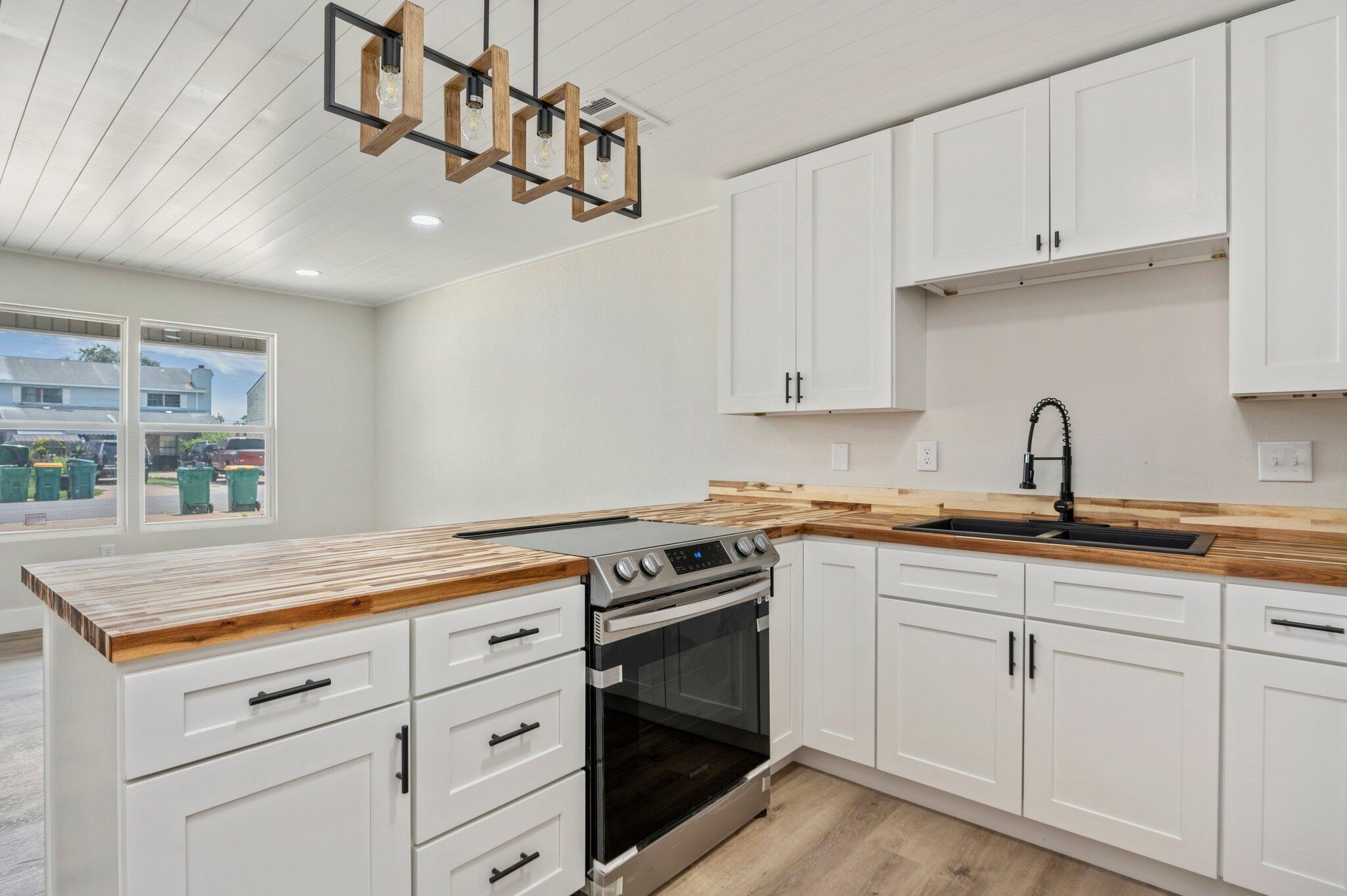 Ann Cir, Destin, FL 32541