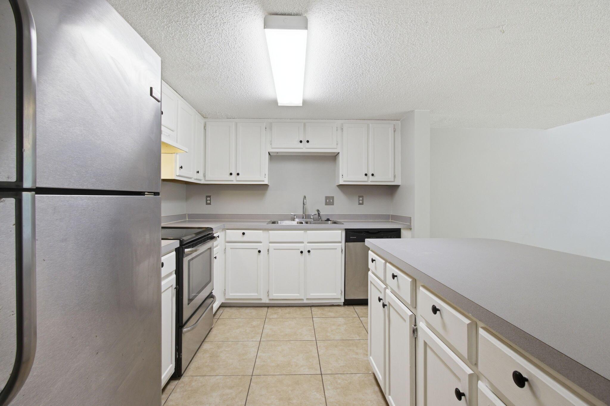 Schneider Dr, Fort Walton Beach, FL 32547