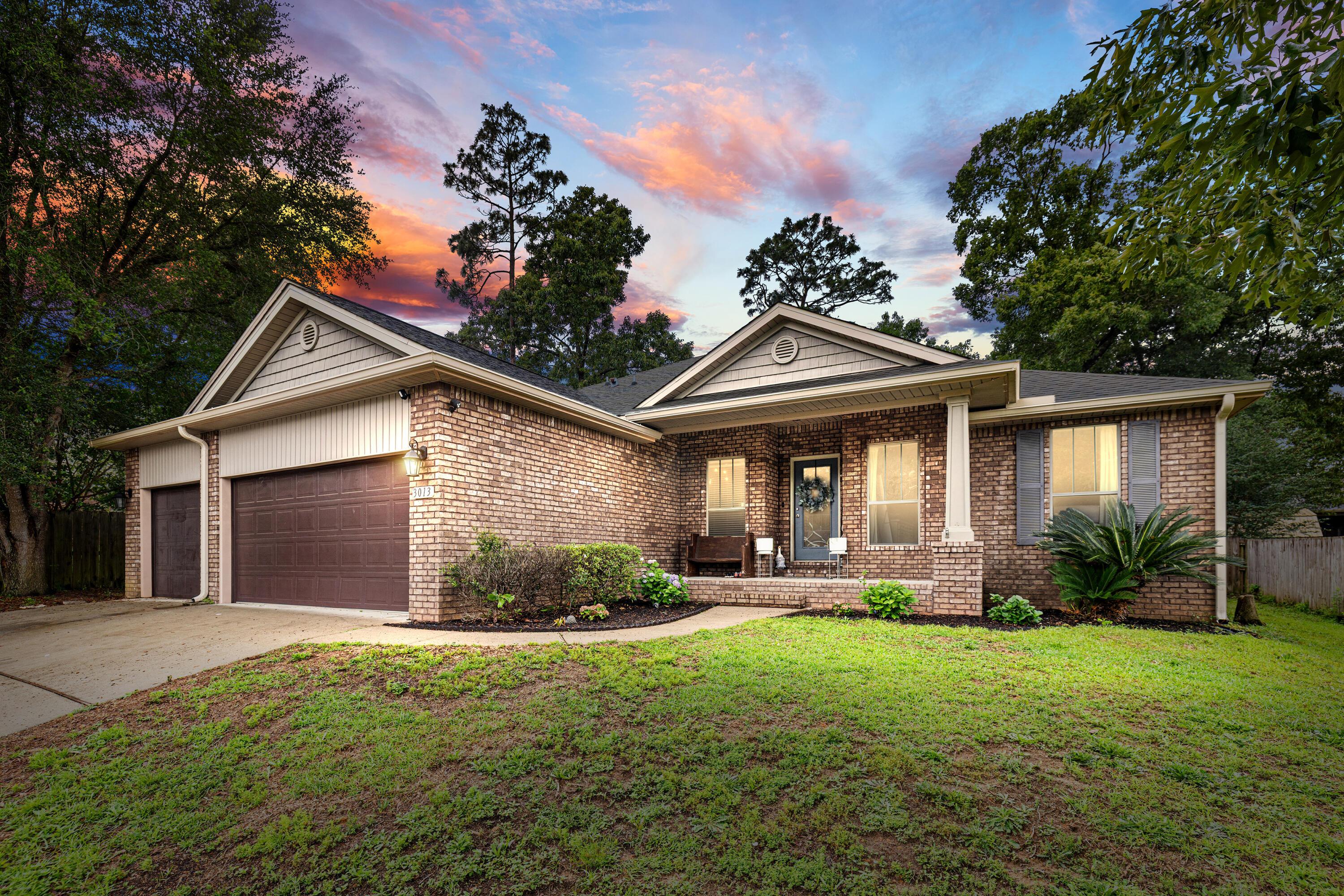 Crown Creek Cir, Crestview, FL 32539