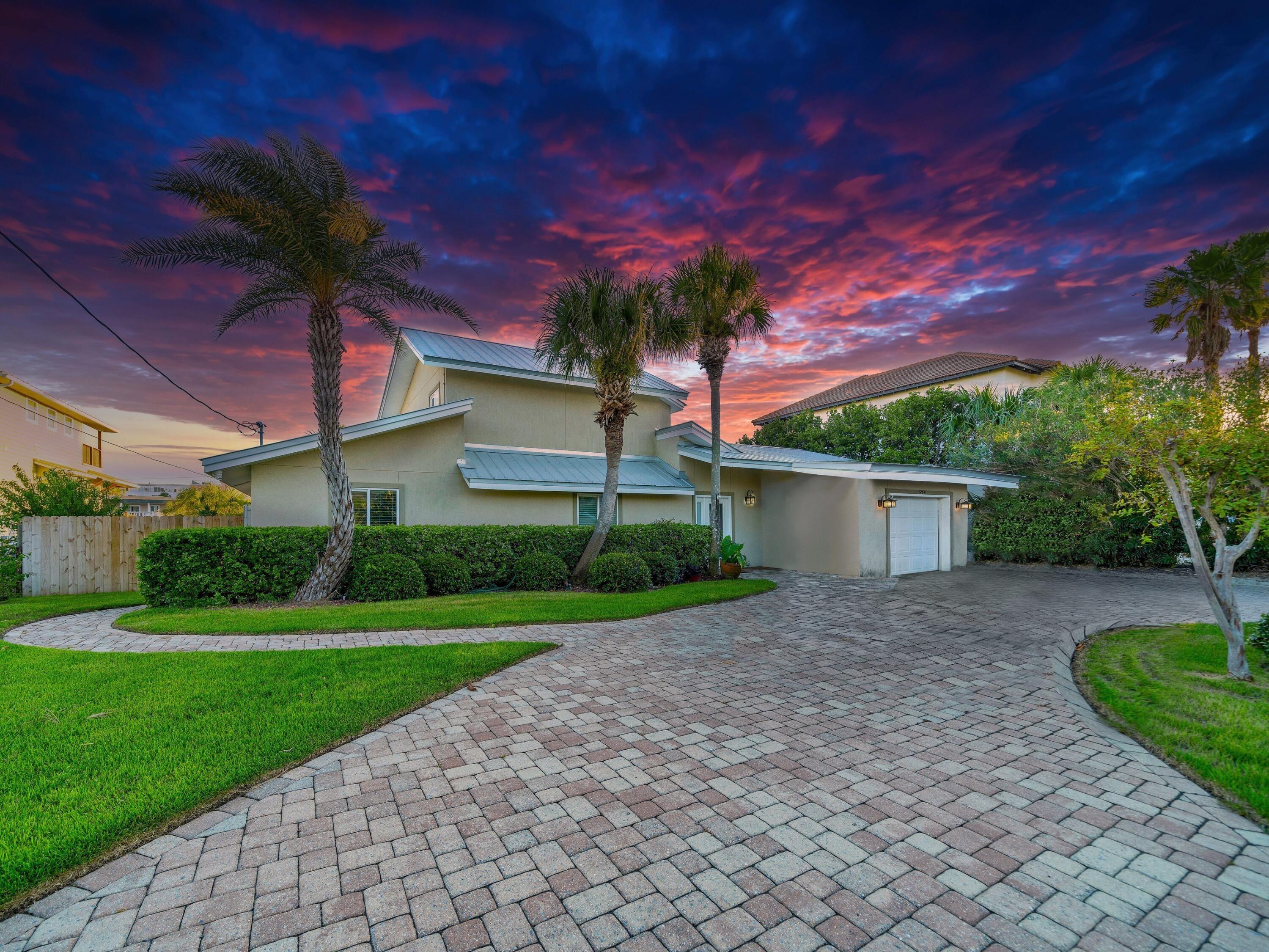 Vera Cruz Dr, Destin, FL 32541