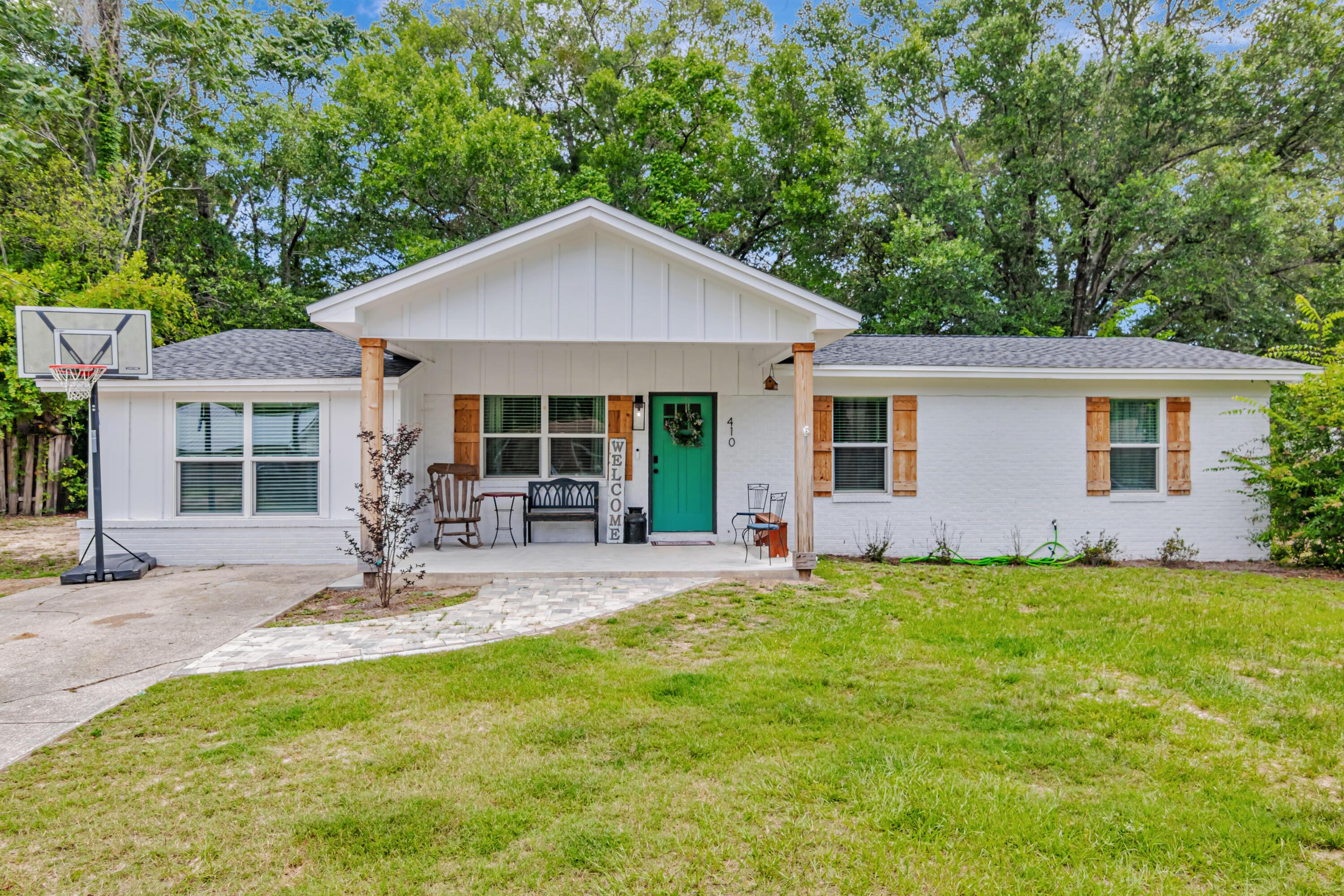 James Ave, Valparaiso, FL 32580